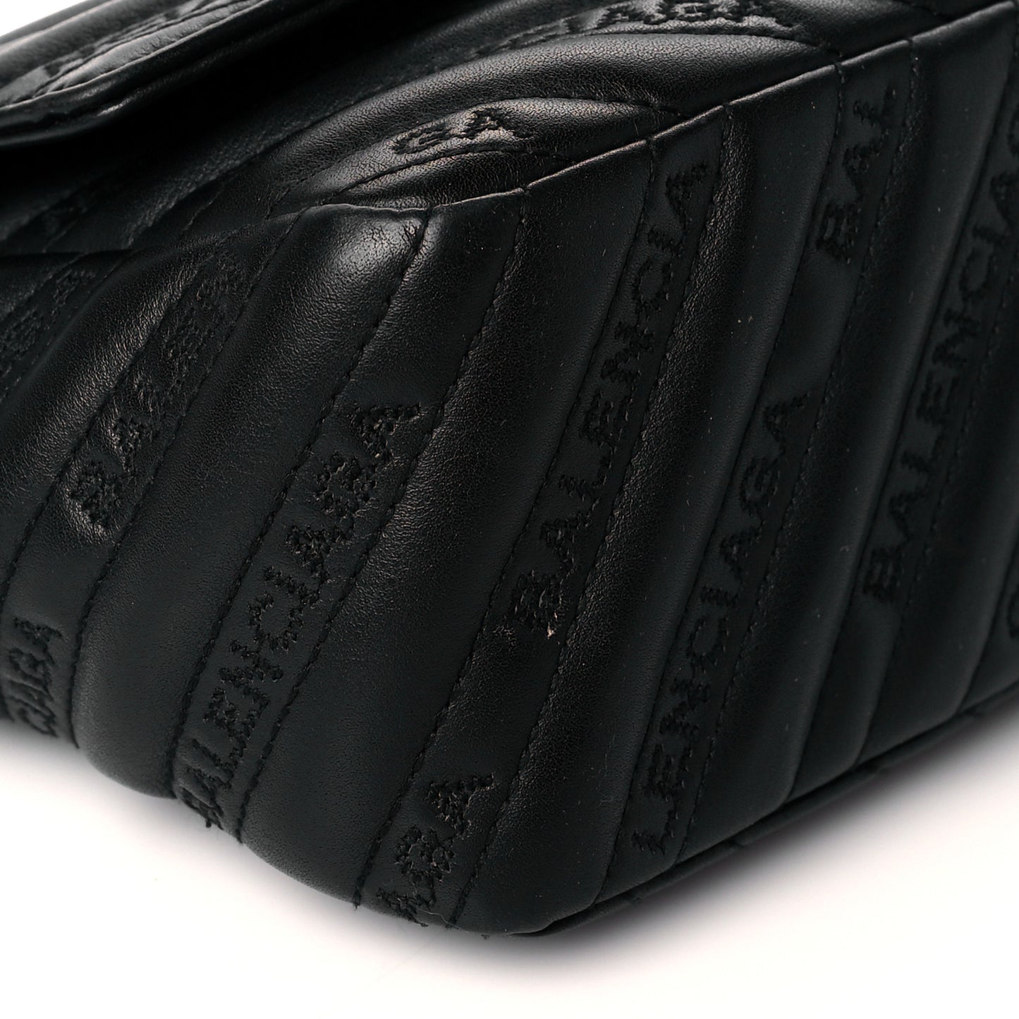 Calfskin Logo Matelasse S BB Round Shoulder Bag Black