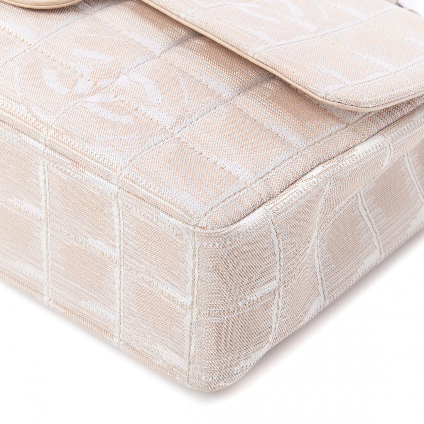 Nylon Medium Travel Flap Light Beige