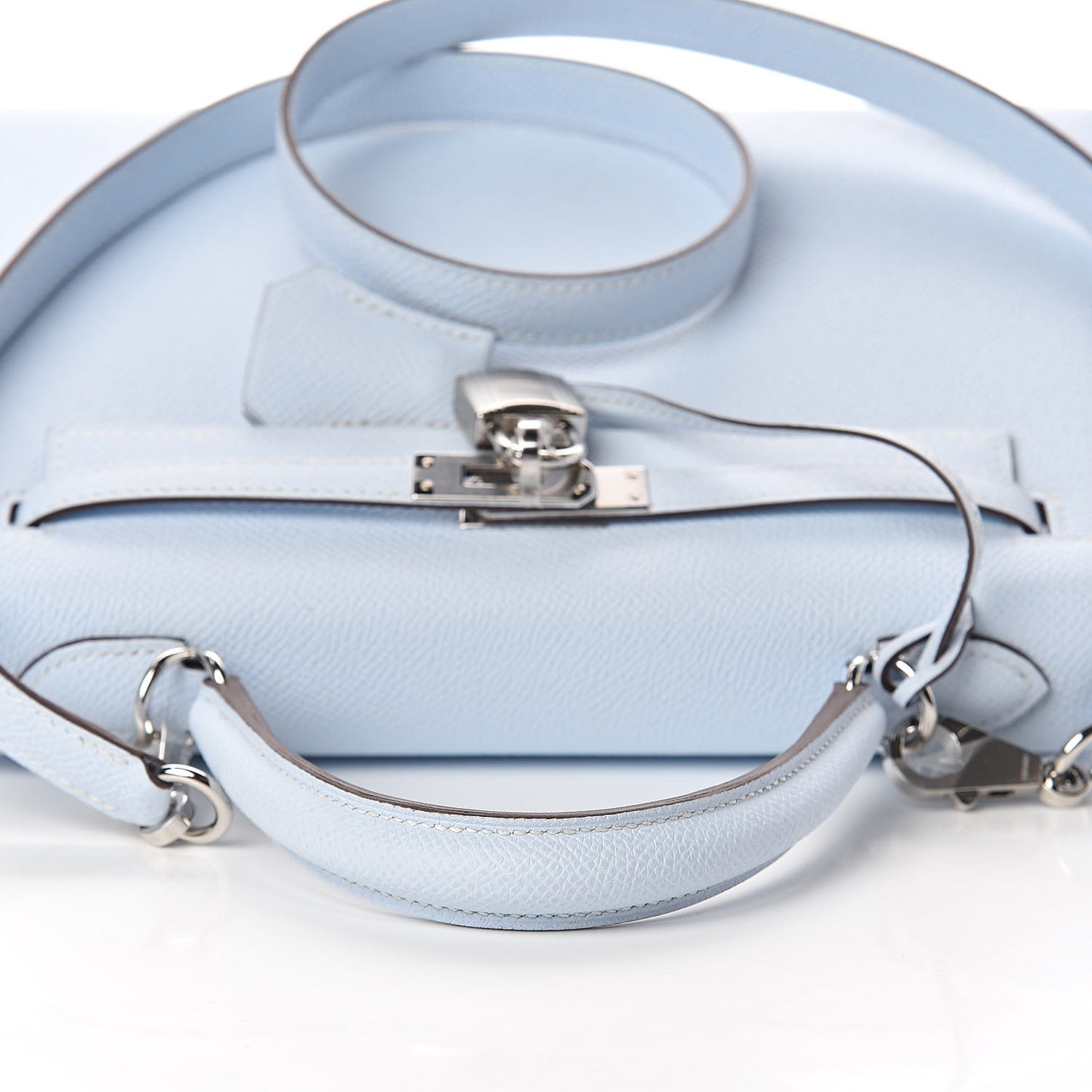 Epsom Kelly Sellier 25 Bleu Brume