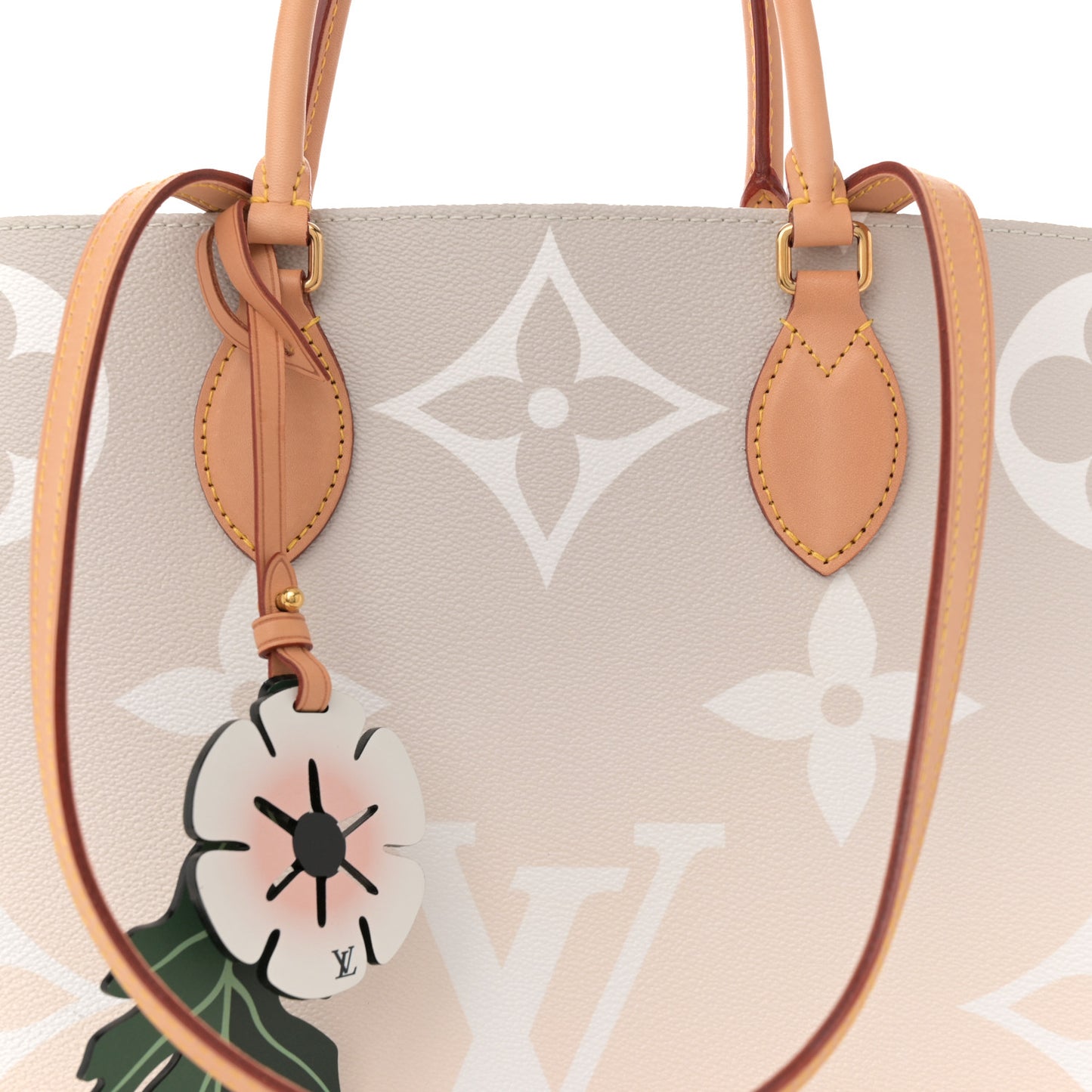 Monogram Giant By The Pool Onthego GM Brume