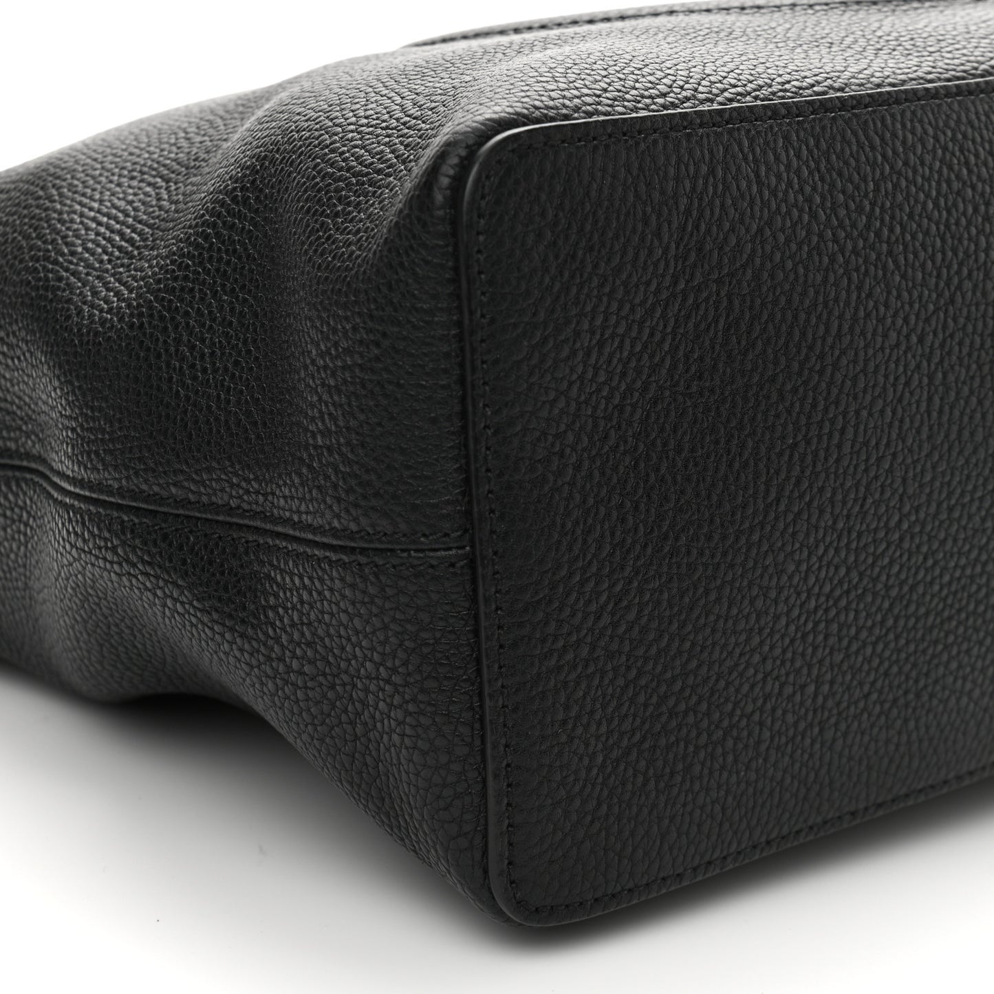 Pebbled Calfskin Large Soho Hobo Black