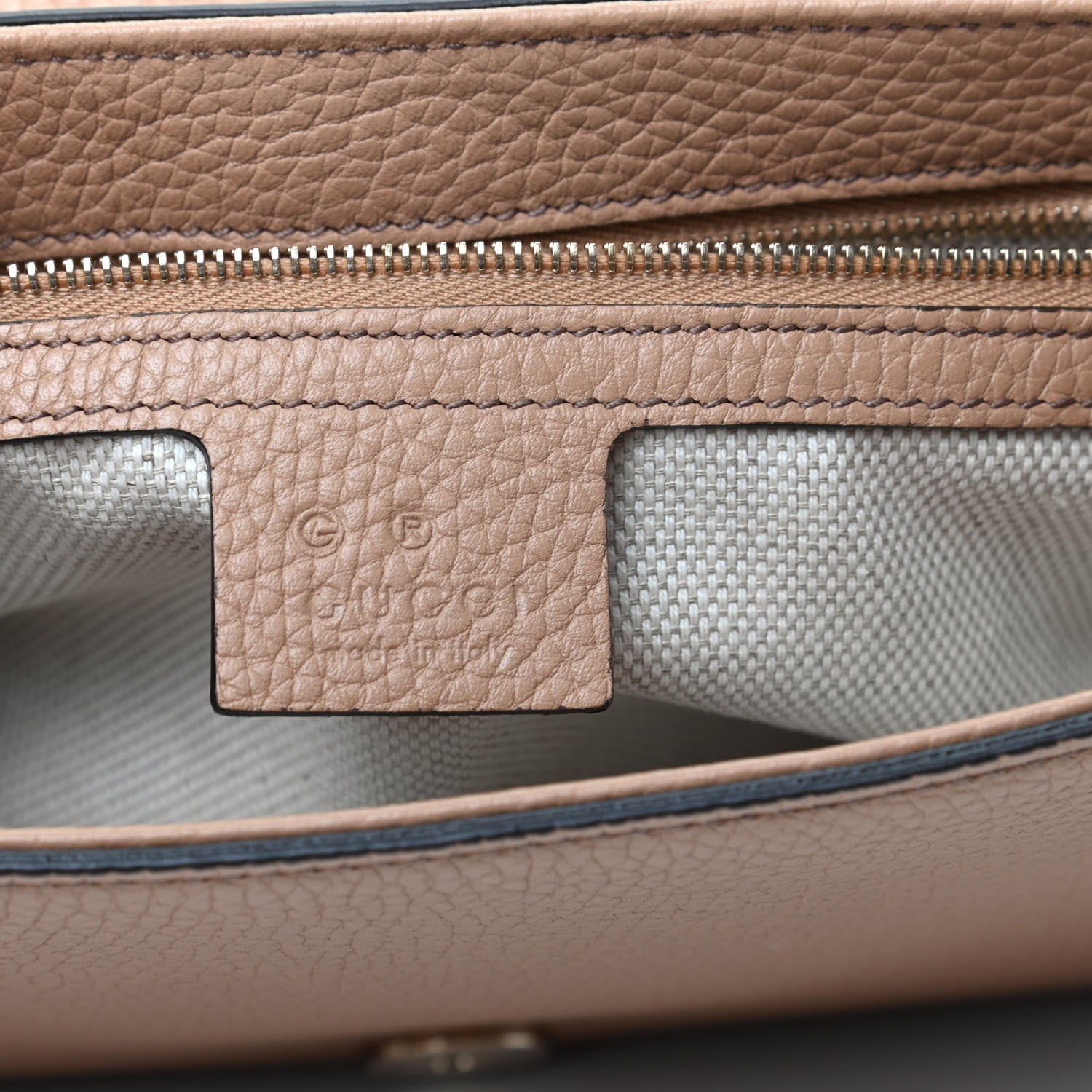 Gucci Pebbled Calfskin Medium Soho Flap Crossbody Camelia 6 of 10