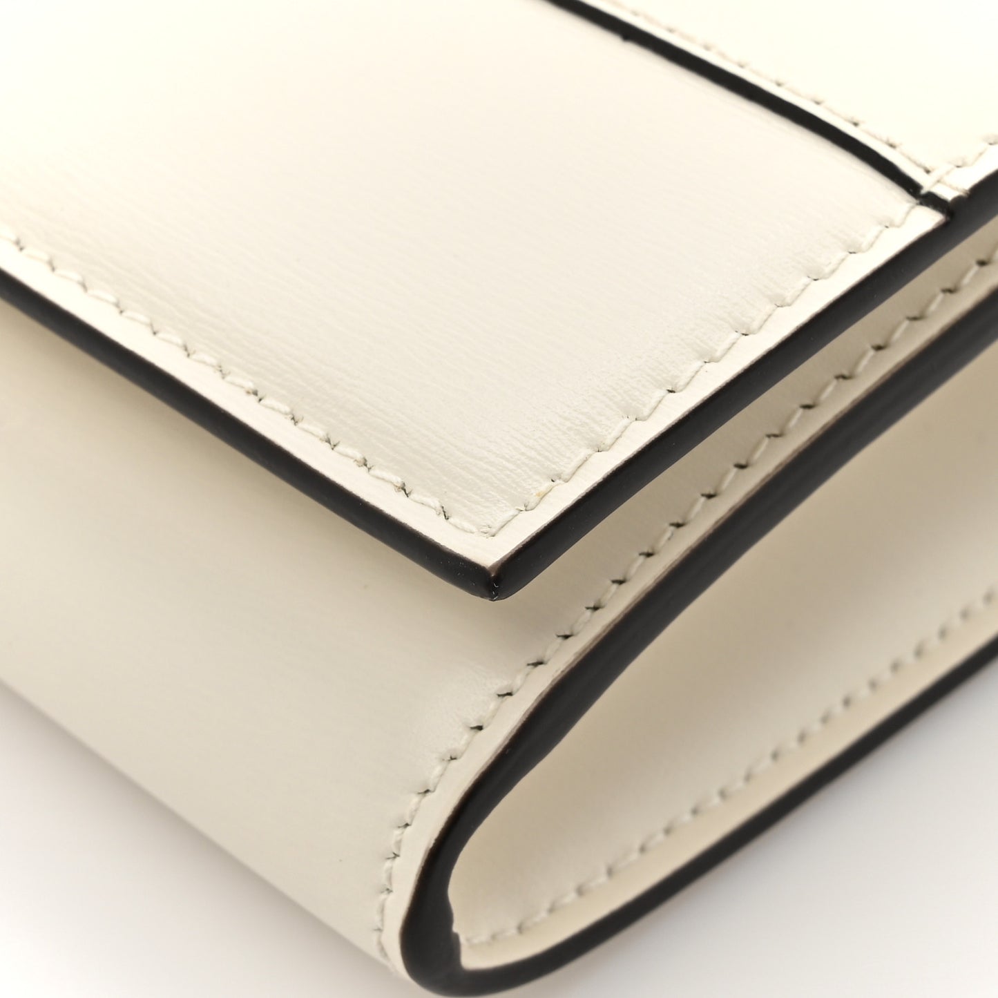 Box Calfskin Varenne Pearl Avenue Chain Clutch Latte