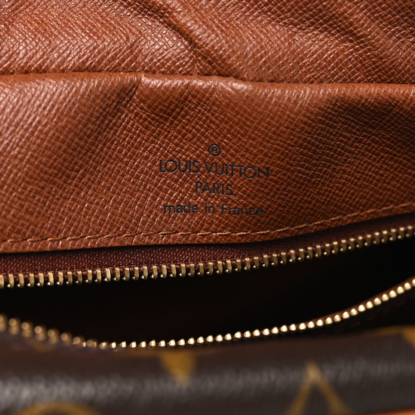 Monogram Nil 28