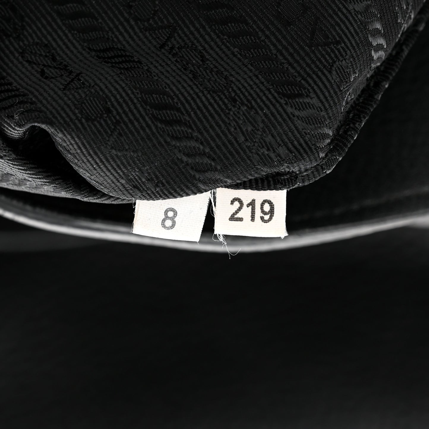 Vitello Daino Shopping Tote Black