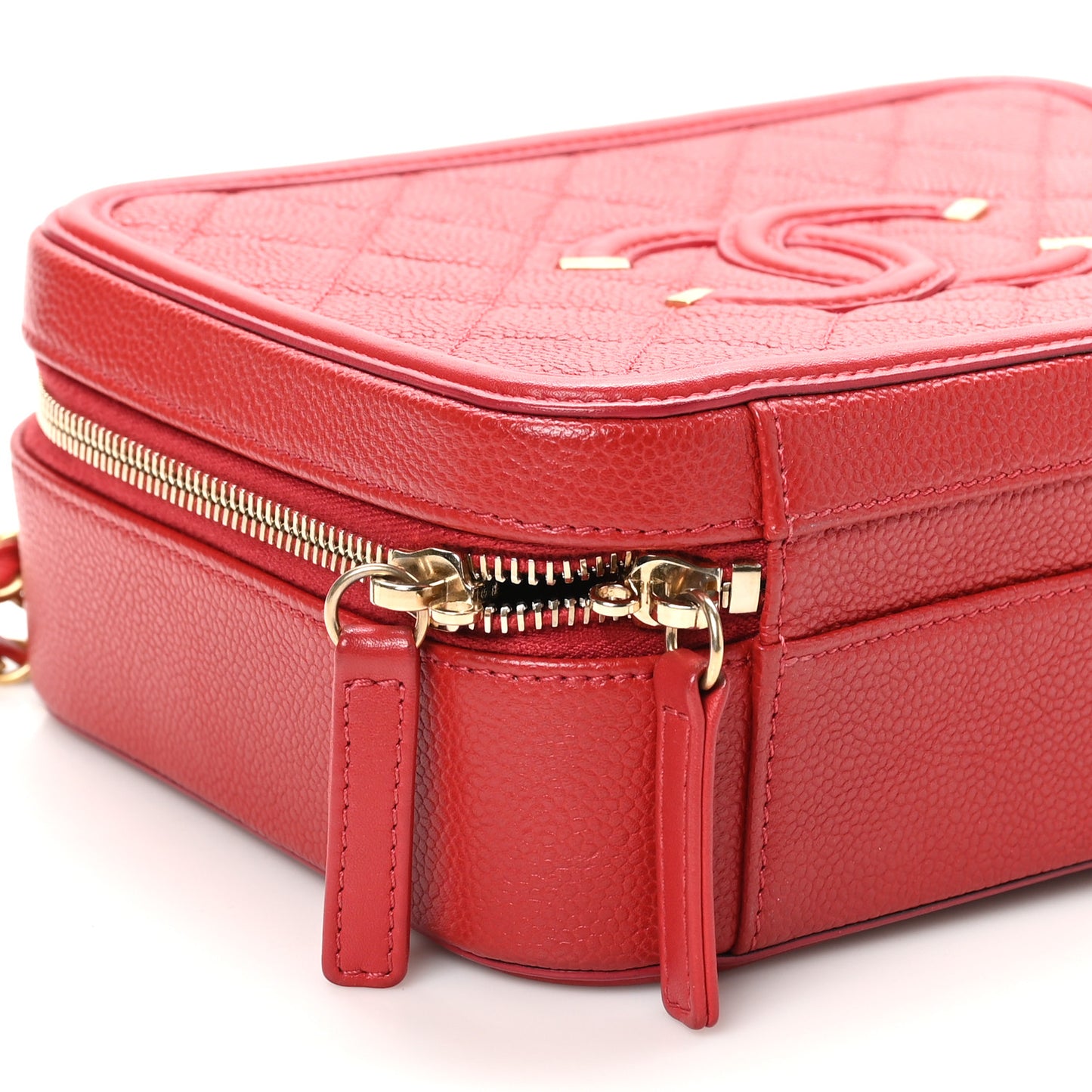 Caviar Quilted Medium CC Filigree Vanity Case Dark Red