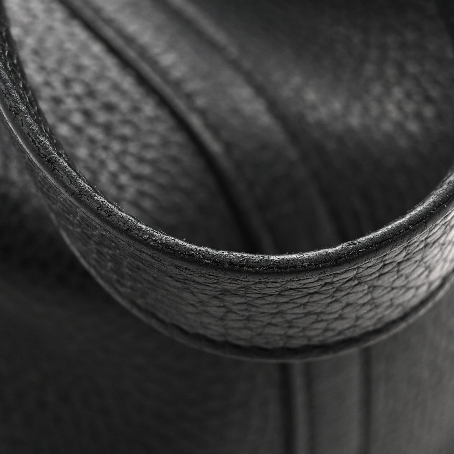 Hermes Taurillon Clemence Picotin Lock 22 MM  Black 13 of 15