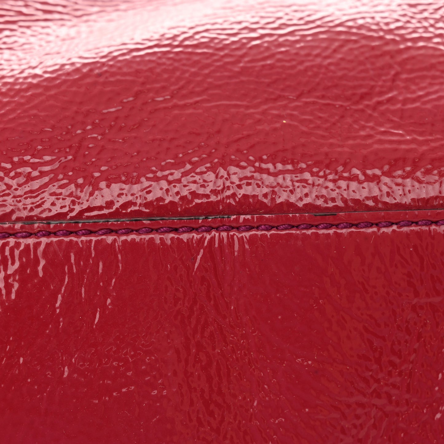 Vernice Naplack Medium Soho Chain Shoulder Bag Bright Bouganville