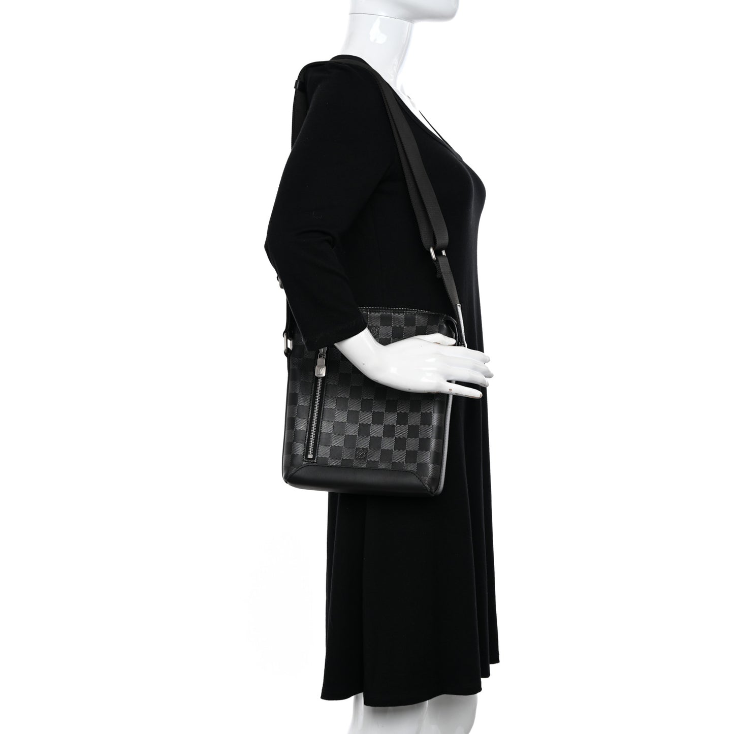 Damier Infini Discovery Messenger BB Onyx