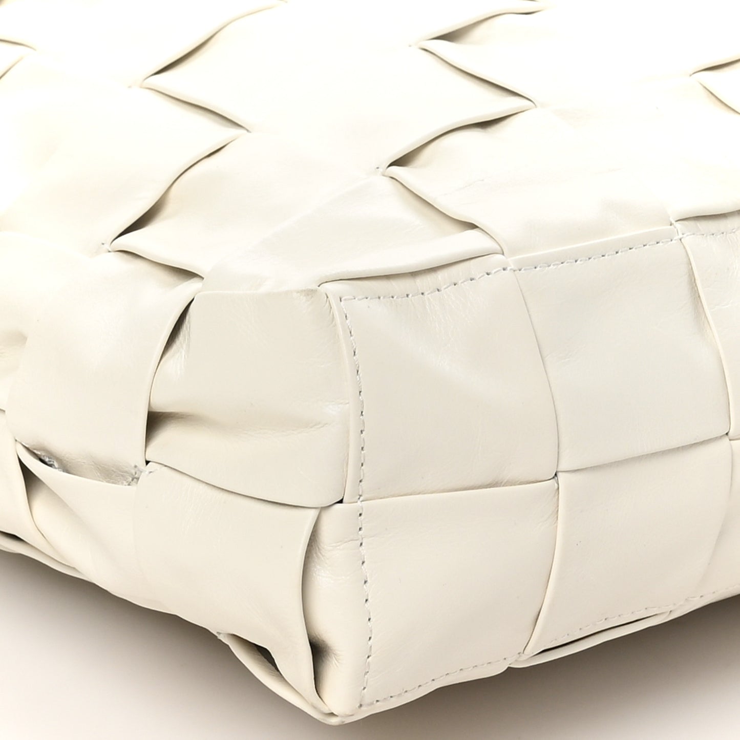 Calfskin Maxi Intrecciato Cassette Tote White