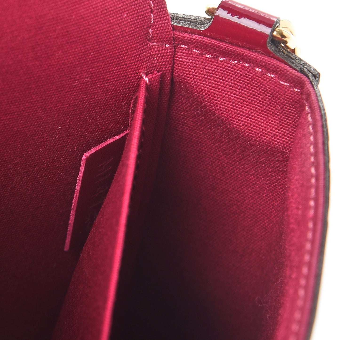 Vernis Felicie Chain Wallet Magenta