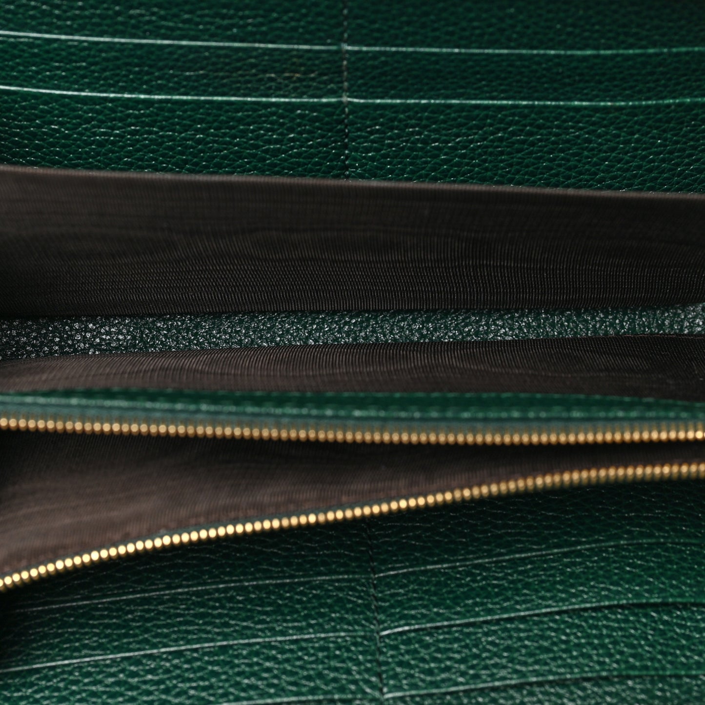 Grainy Calfskin Zumi Zip Around Wallet Vintage Green