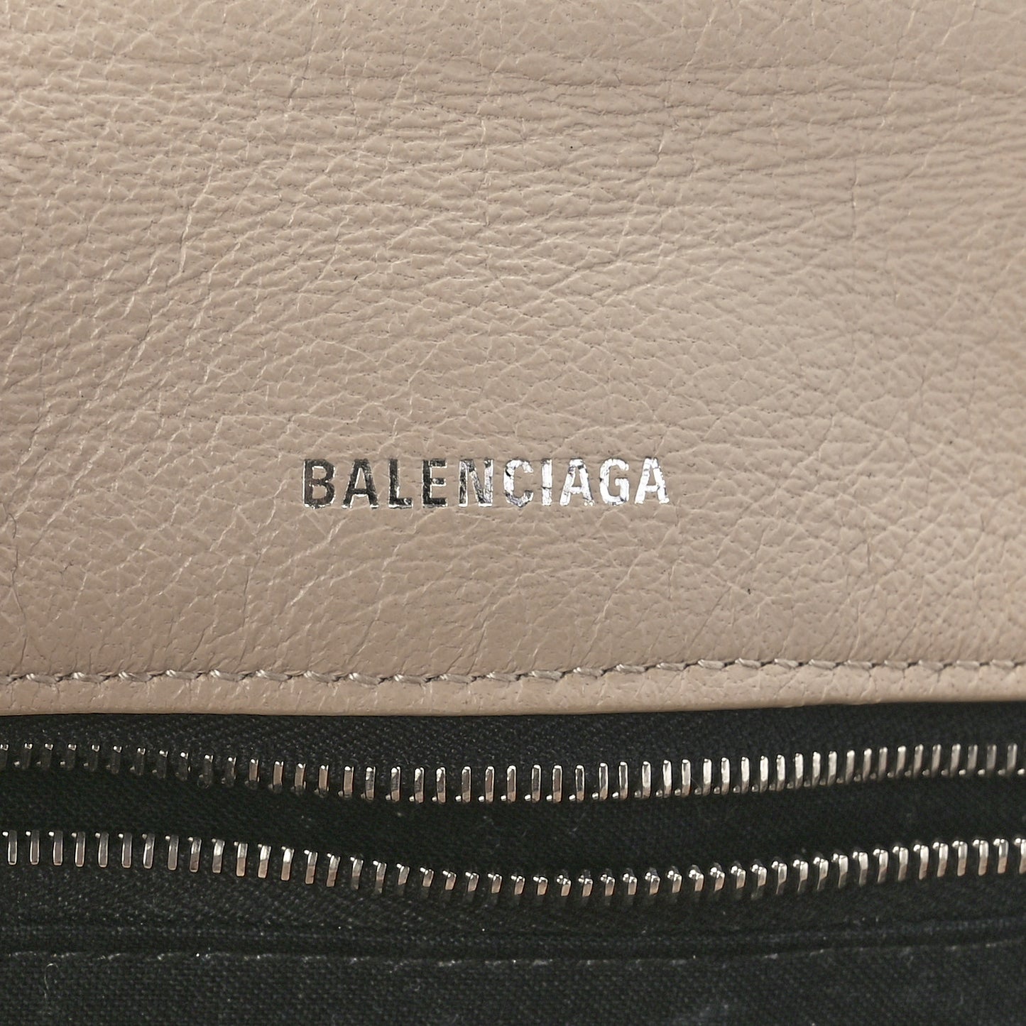 Nappa Calfskin Quilted Touch B Puffy Clutch Light Beige