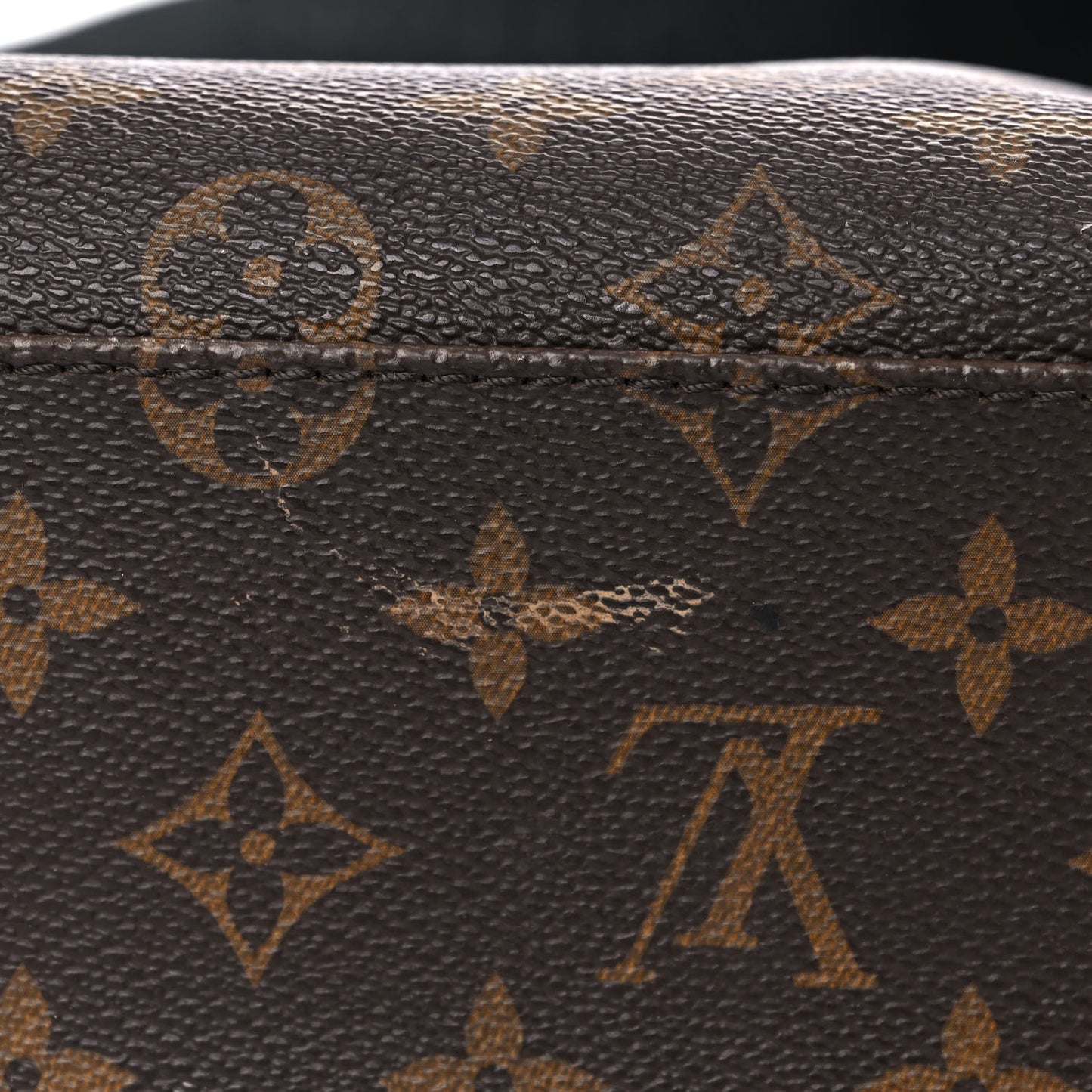 Monogram Macassar Kitan