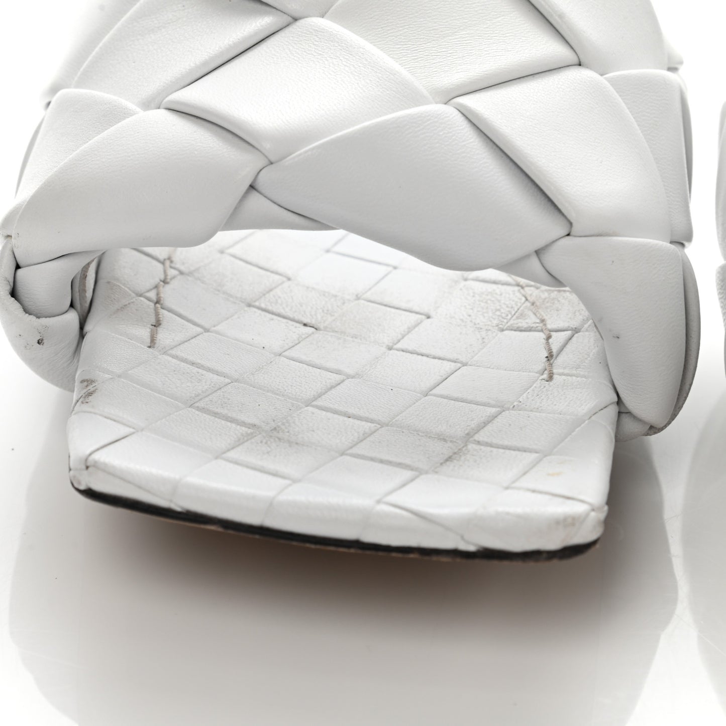 Nappa Maxi Intrecciato Lido Flat Sandals 39.5 Optic White