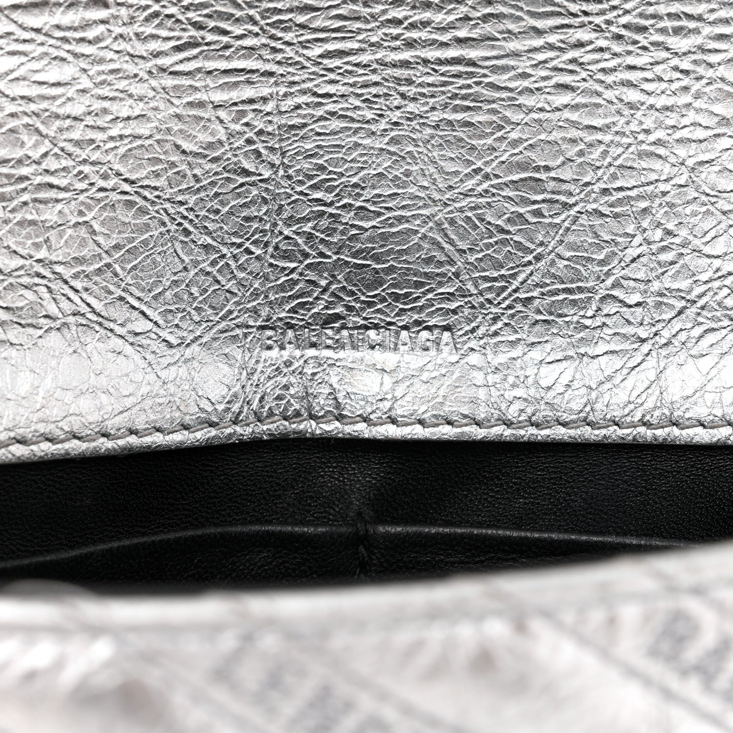 Metallic Arena Calfskin Logo Matelasse BB Chain Wallet Argent