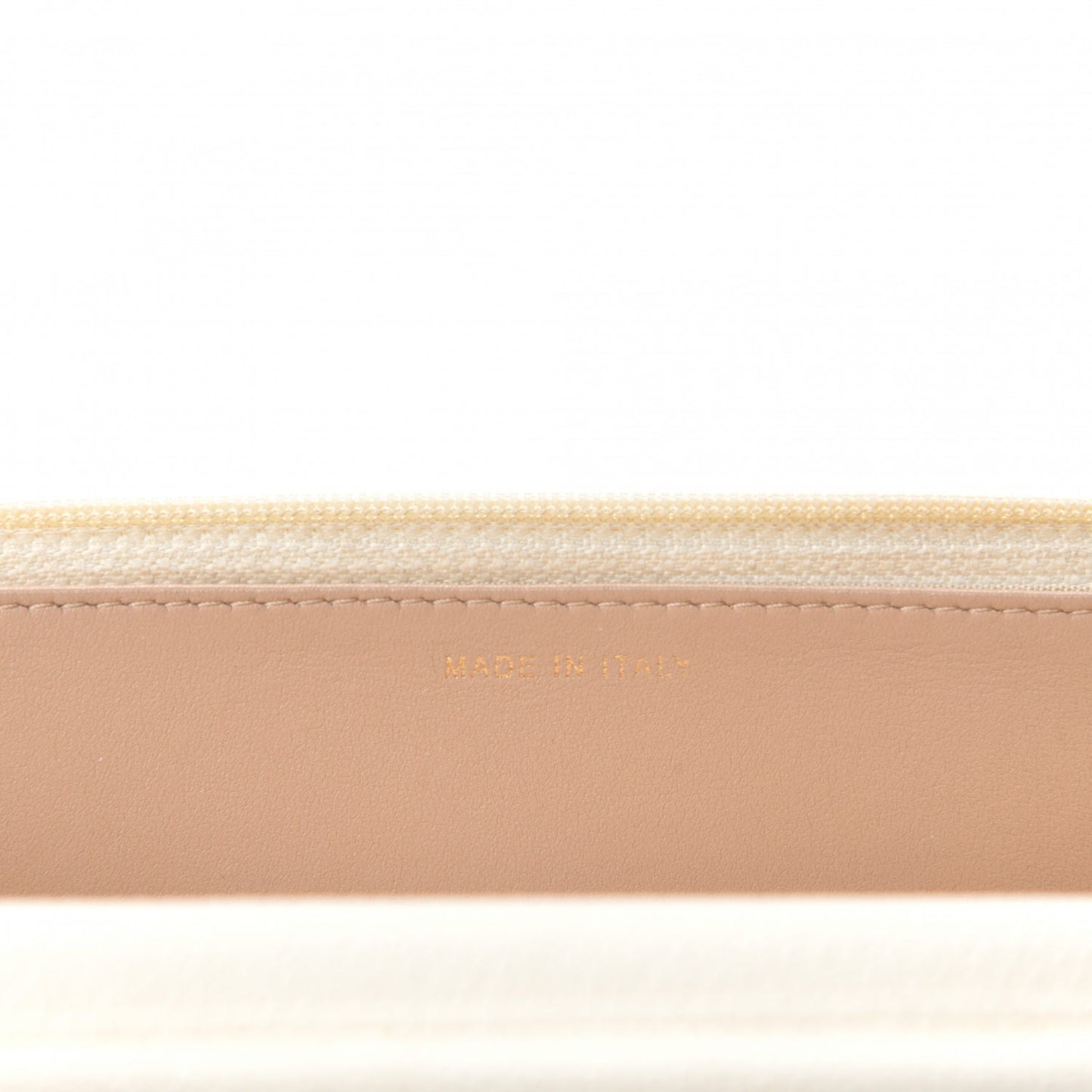 Grained Calfskin Quilted Cuba Wallet On Chain WOC White