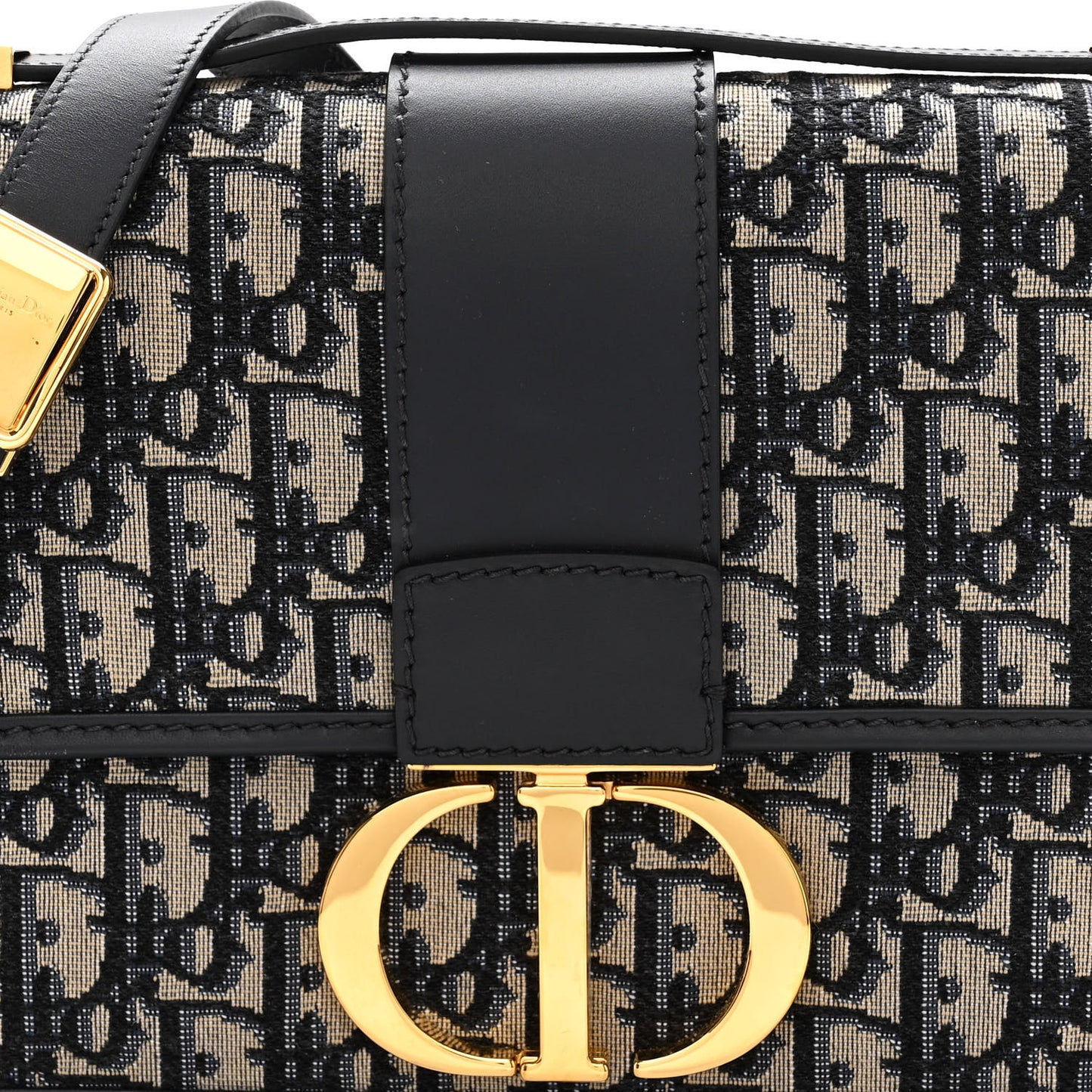 Oblique 30 Montaigne Flap Bag Blue