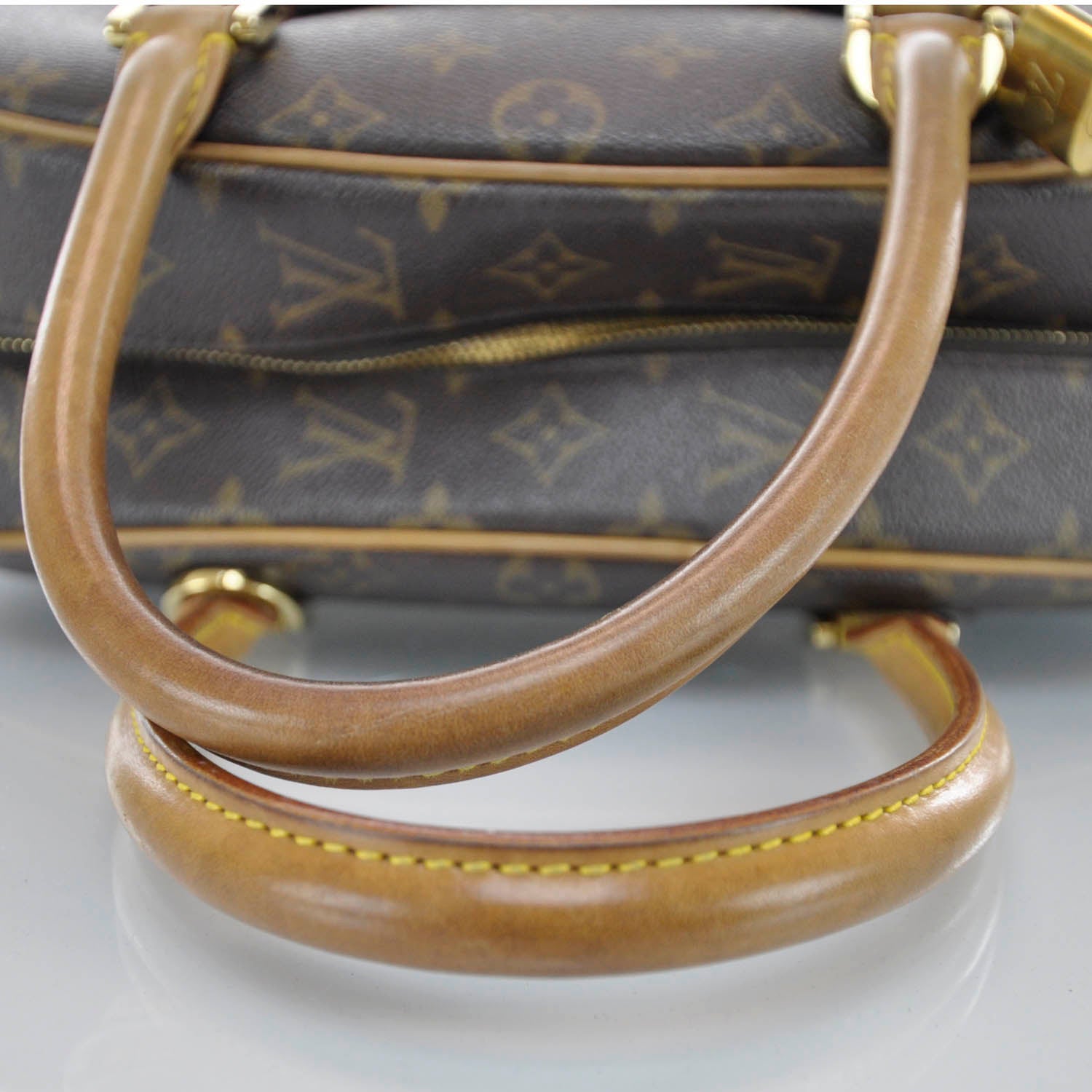 Louis Vuitton Monogram Nolita 6 of 9