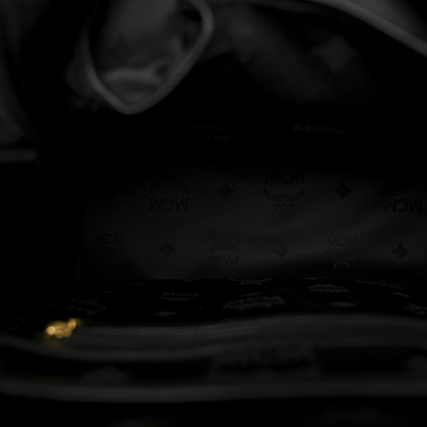 Metallic Visetos Medium Stark Backpack Gold