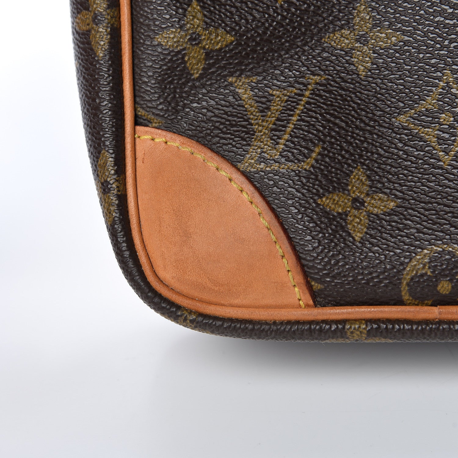 Louis Vuitton Monogram Danube 21 13 of 19