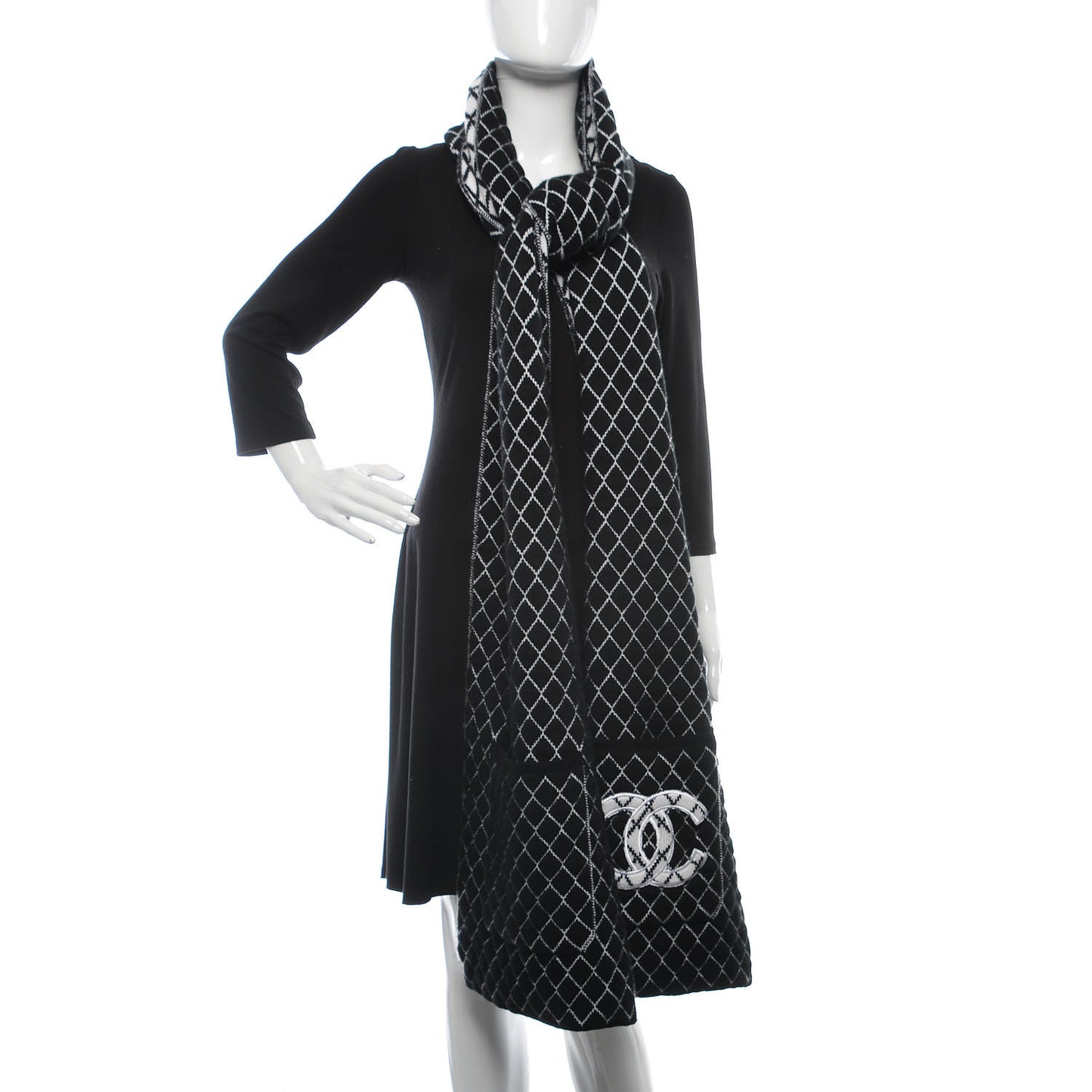 Cashmere CC Pocket Scarf Black White