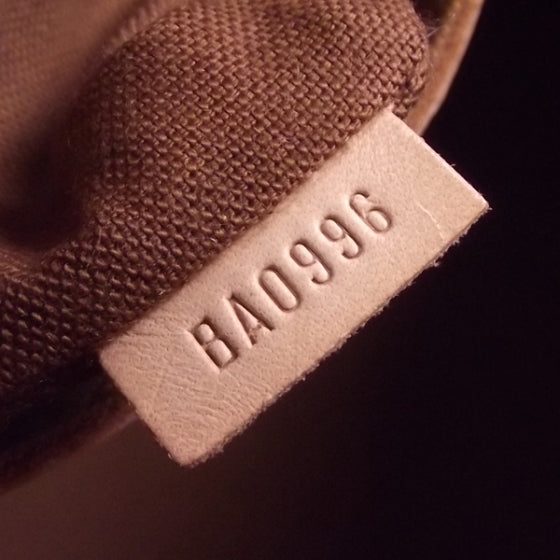 Louis Vuitton Monogram Alma 8 of 9