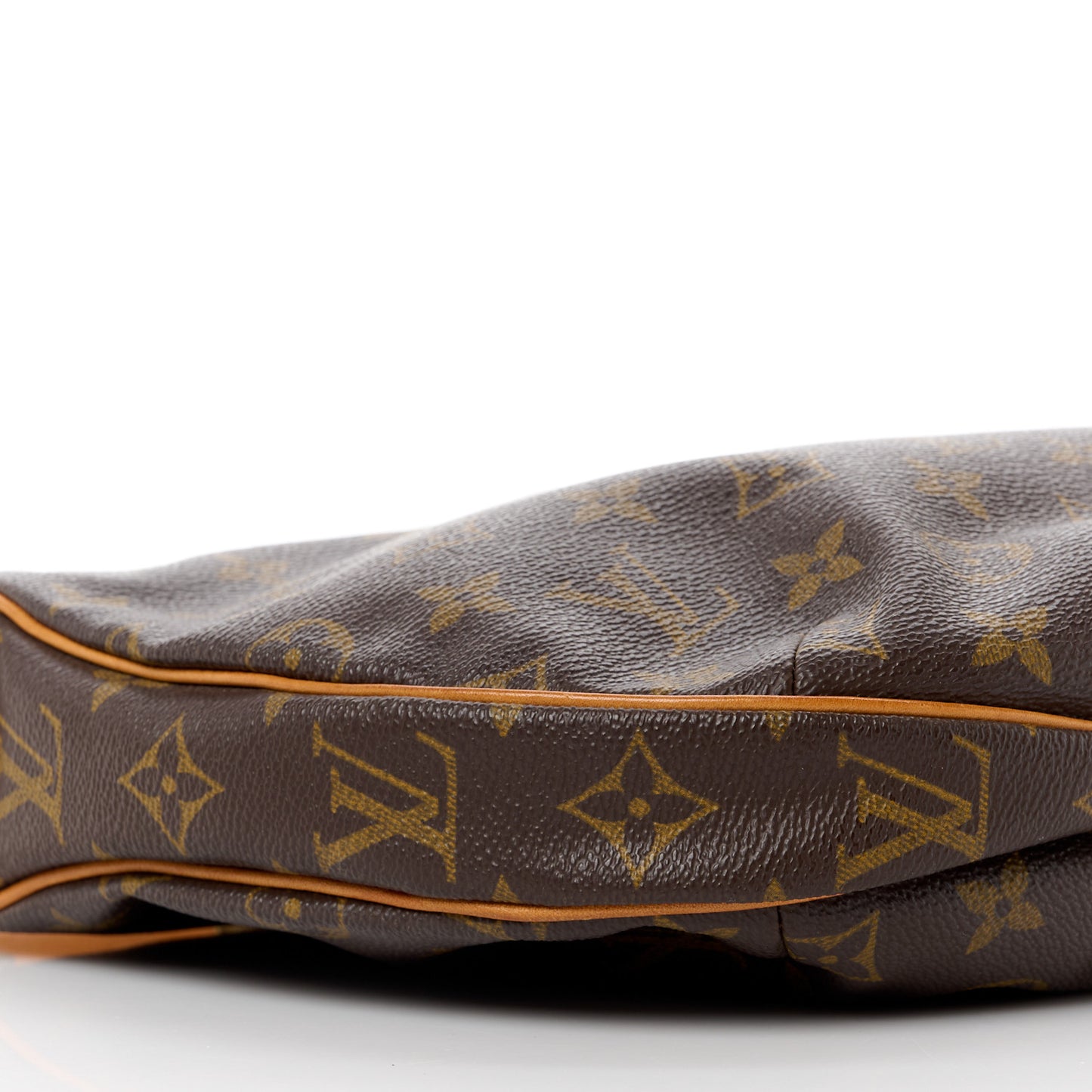 Monogram Croissant MM