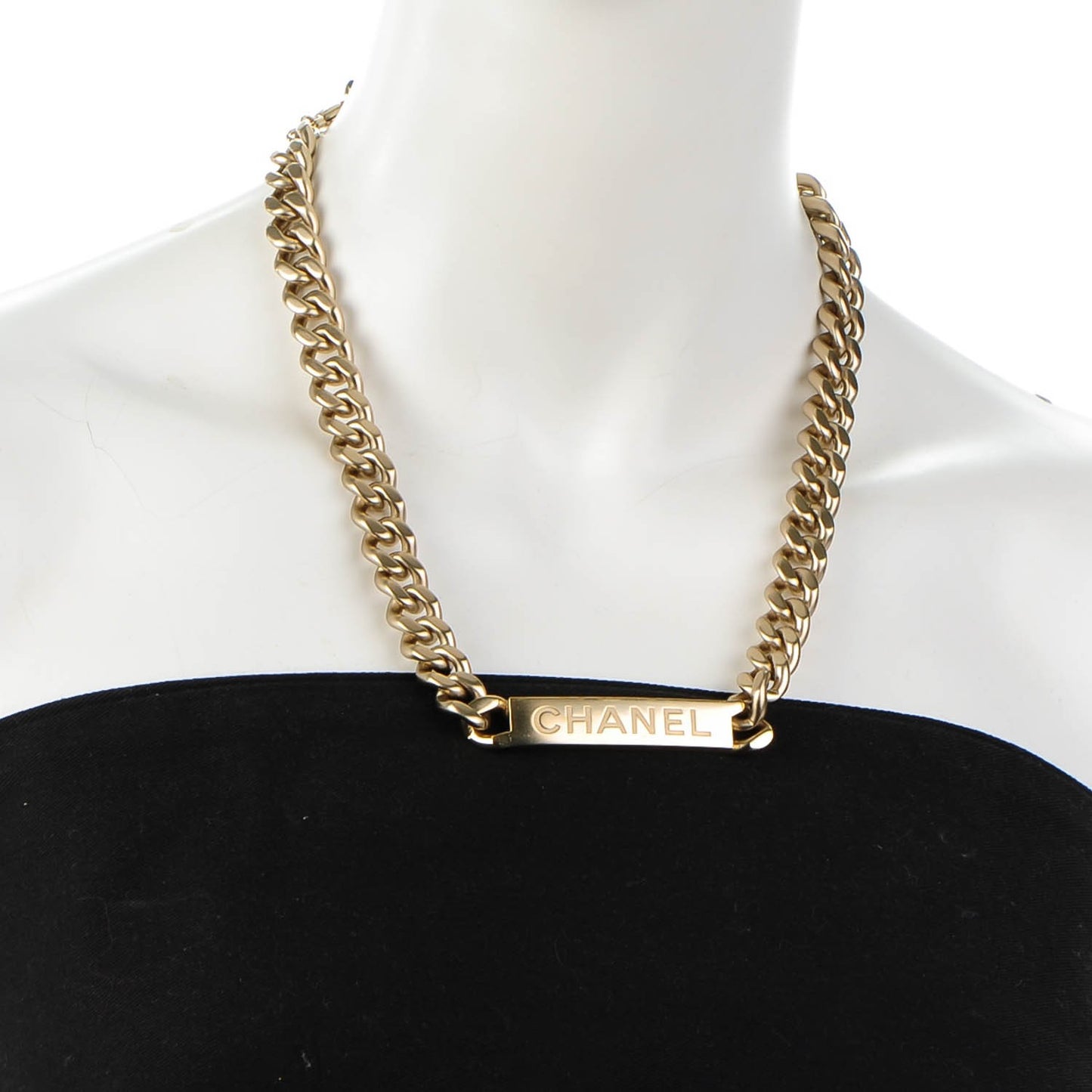 Oversized Chain Logo Necklace Gold