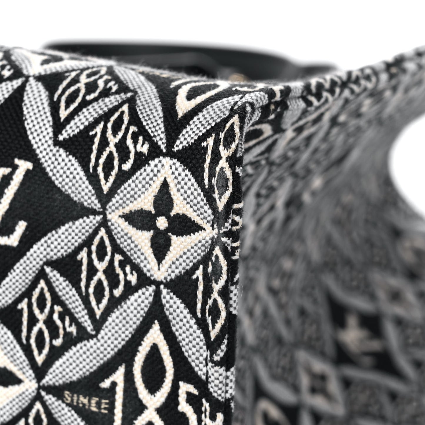 Jacquard Since 1854 Onthego GM Grey