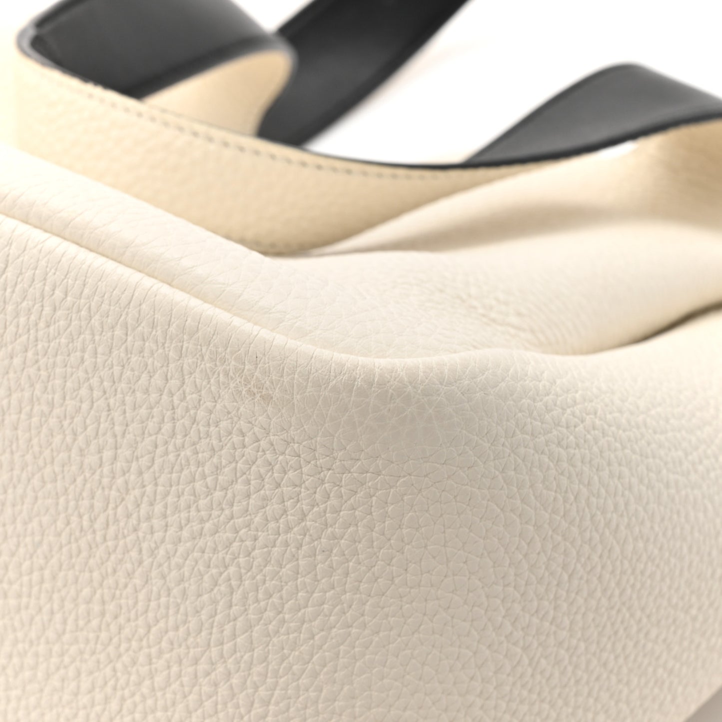 Vitello Daino Soft Medium Dynamique Tote White Black