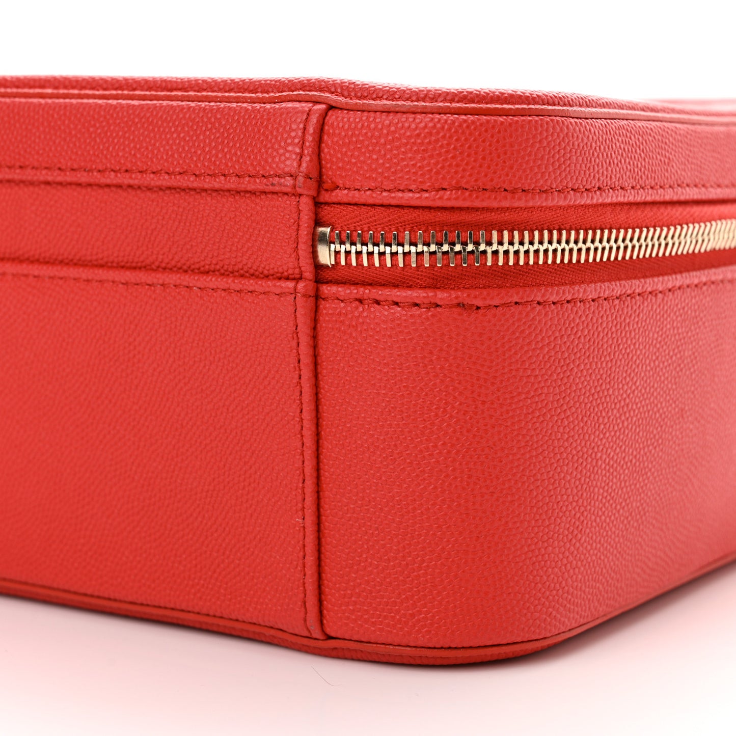 Caviar Quilted Large CC Filigree Vanity Case Red