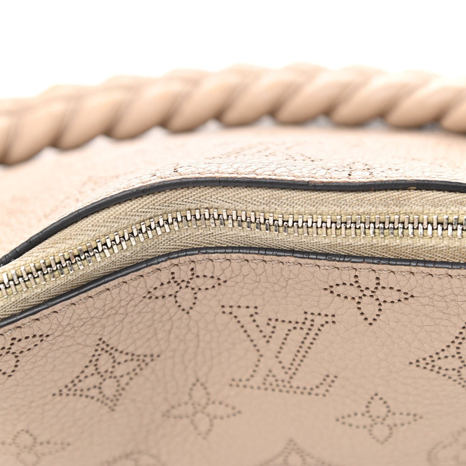 Louis Vuitton Mahina Babylone Chain BB Galet 15 of 16