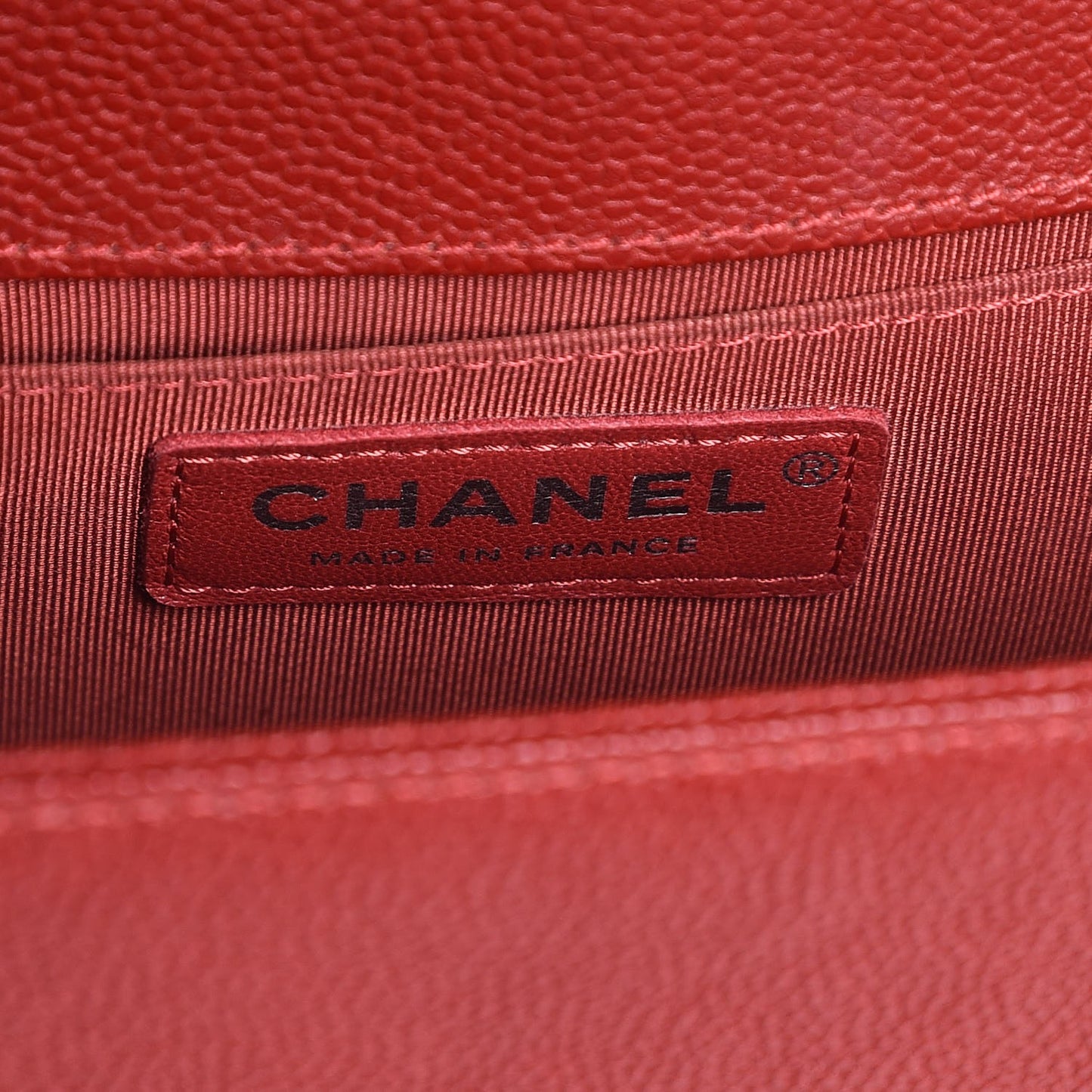Caviar Quilted Medium Boy Flap Red