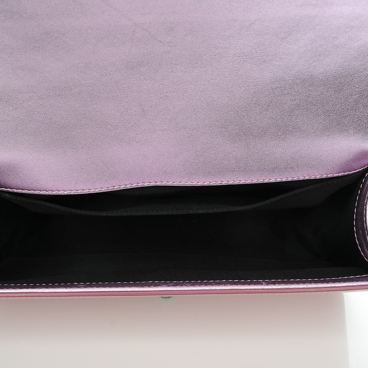 Metallic Patent Calfskin Quilted Medium Boy Flap Light Pink