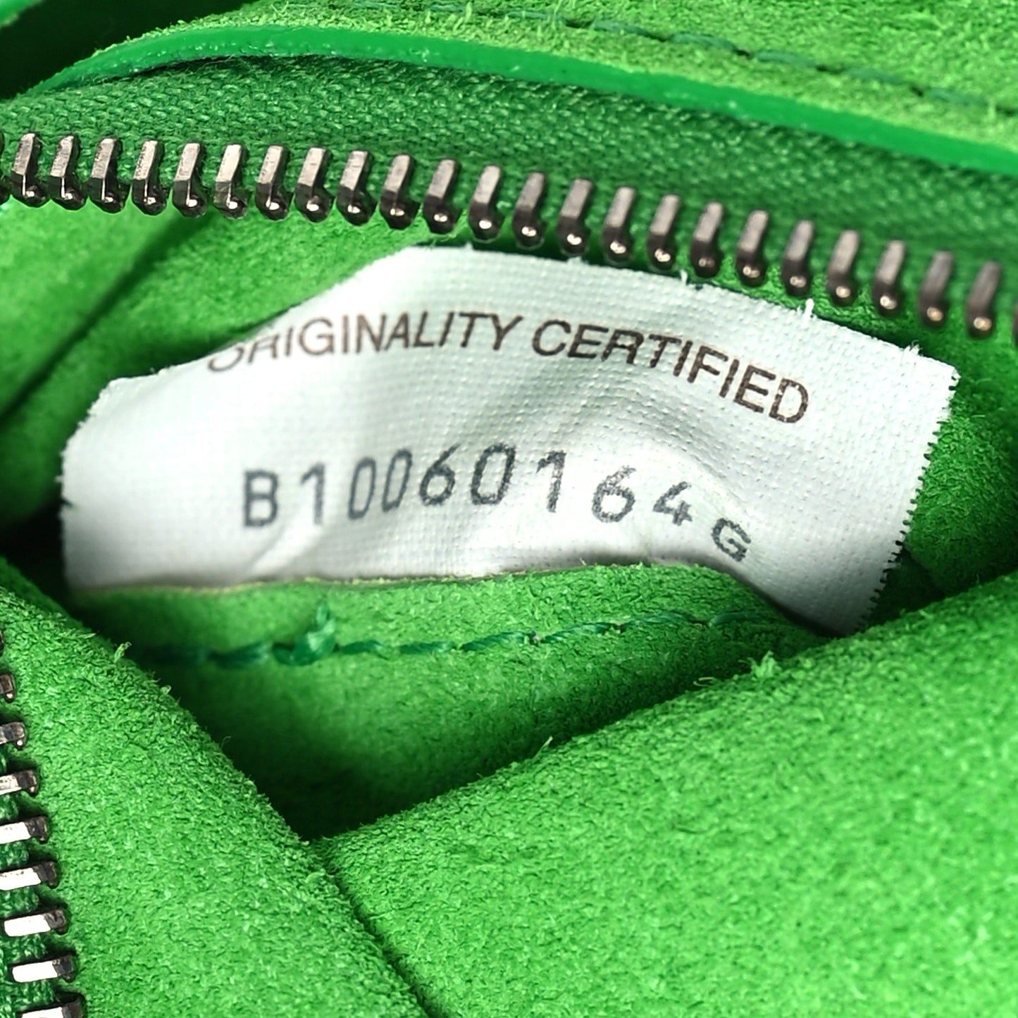 Grained Calfskin Maxi Intrecciato Cassette Crossbody Bag Pistachio