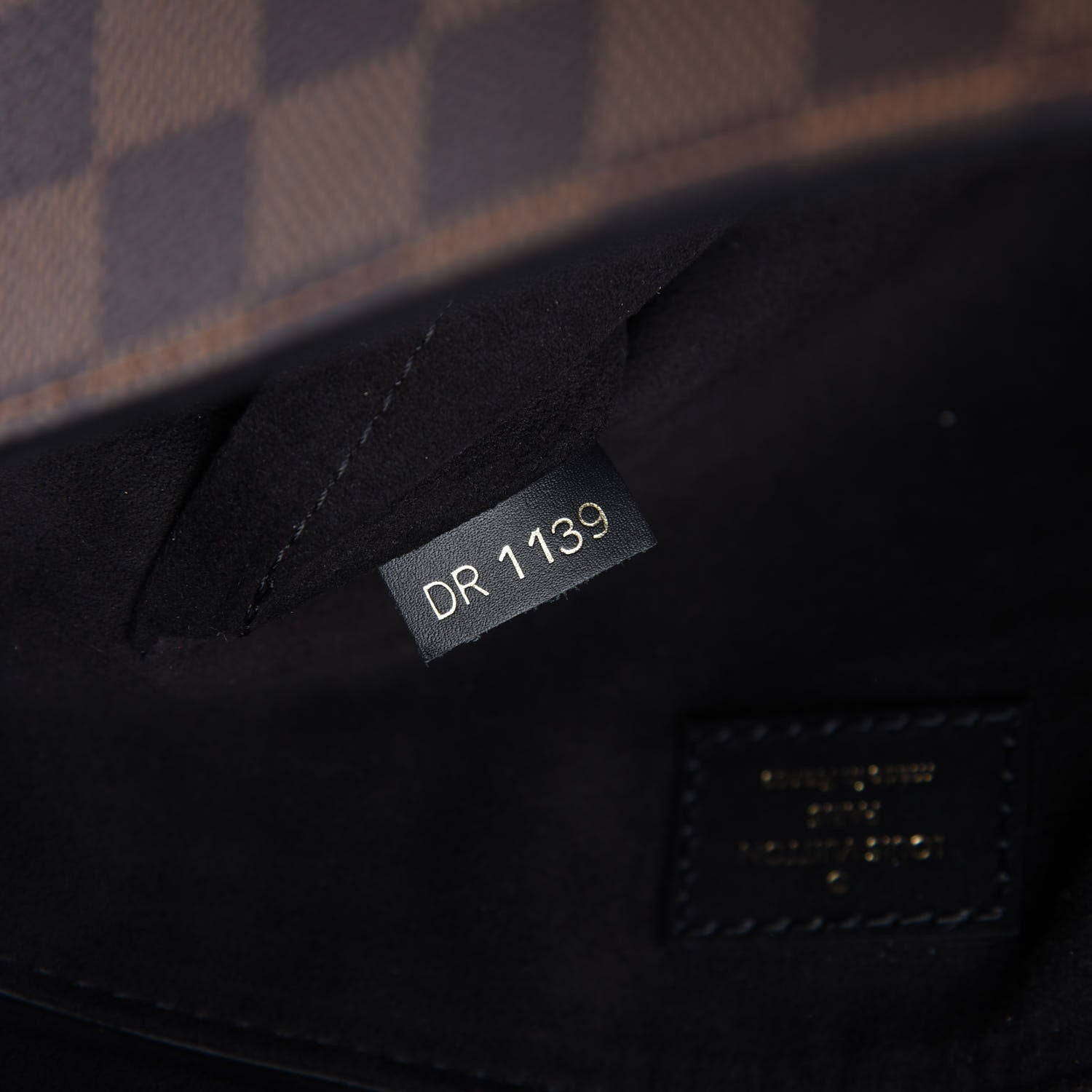 Louis Vuitton Damier Ebene Beaubourg MM 9 of 11