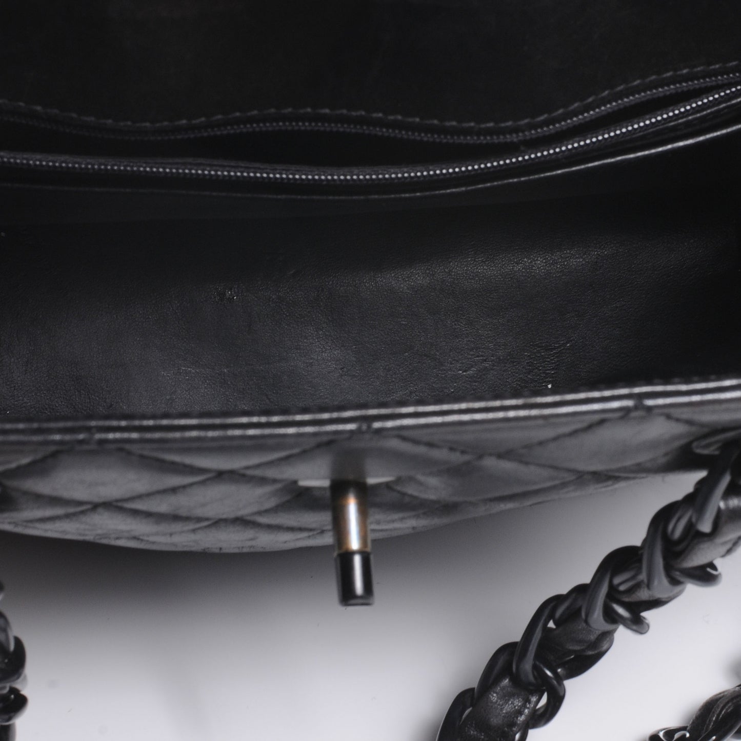 Lambskin Shoulder Bag w Resin Chain Black