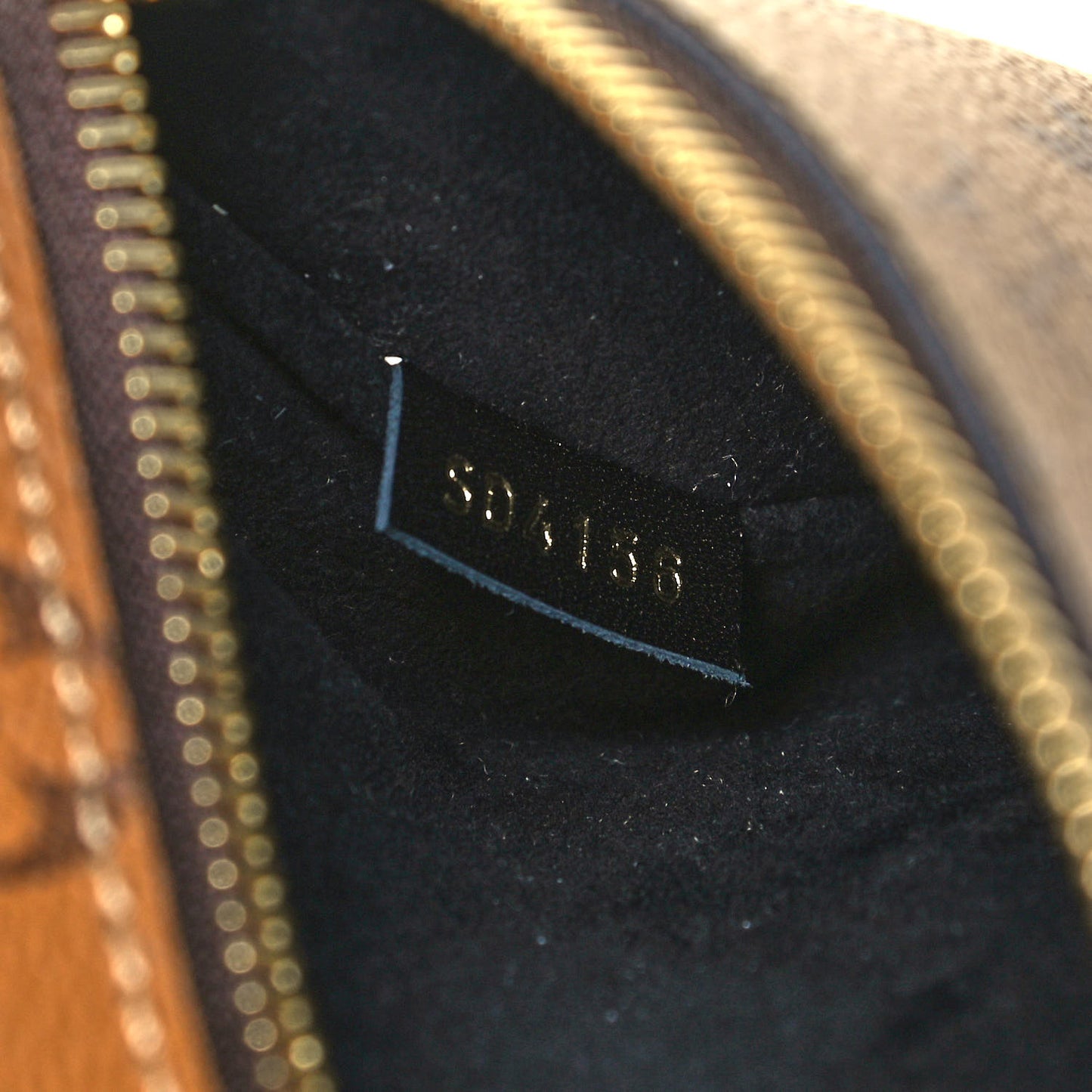 Reverse Monogram Pochette Metis