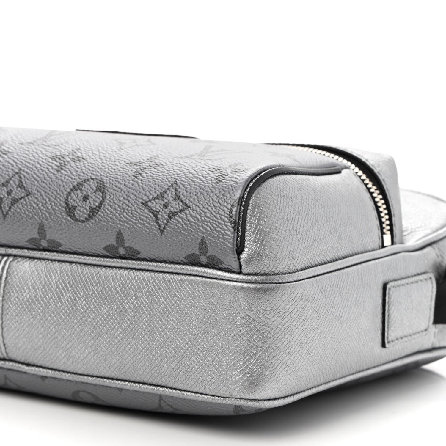 Louis Vuitton Taigarama Outdoor Messenger Gunmetal 8 of 9