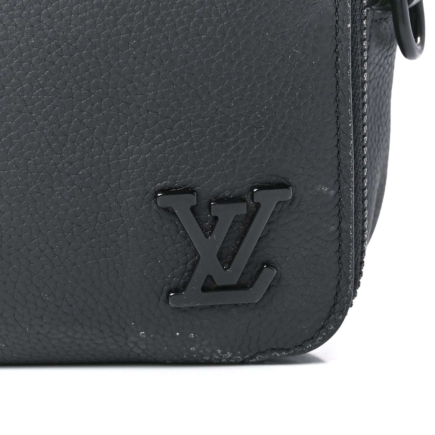 Calfskin Aerogram Alpha Wearable Wallet Black