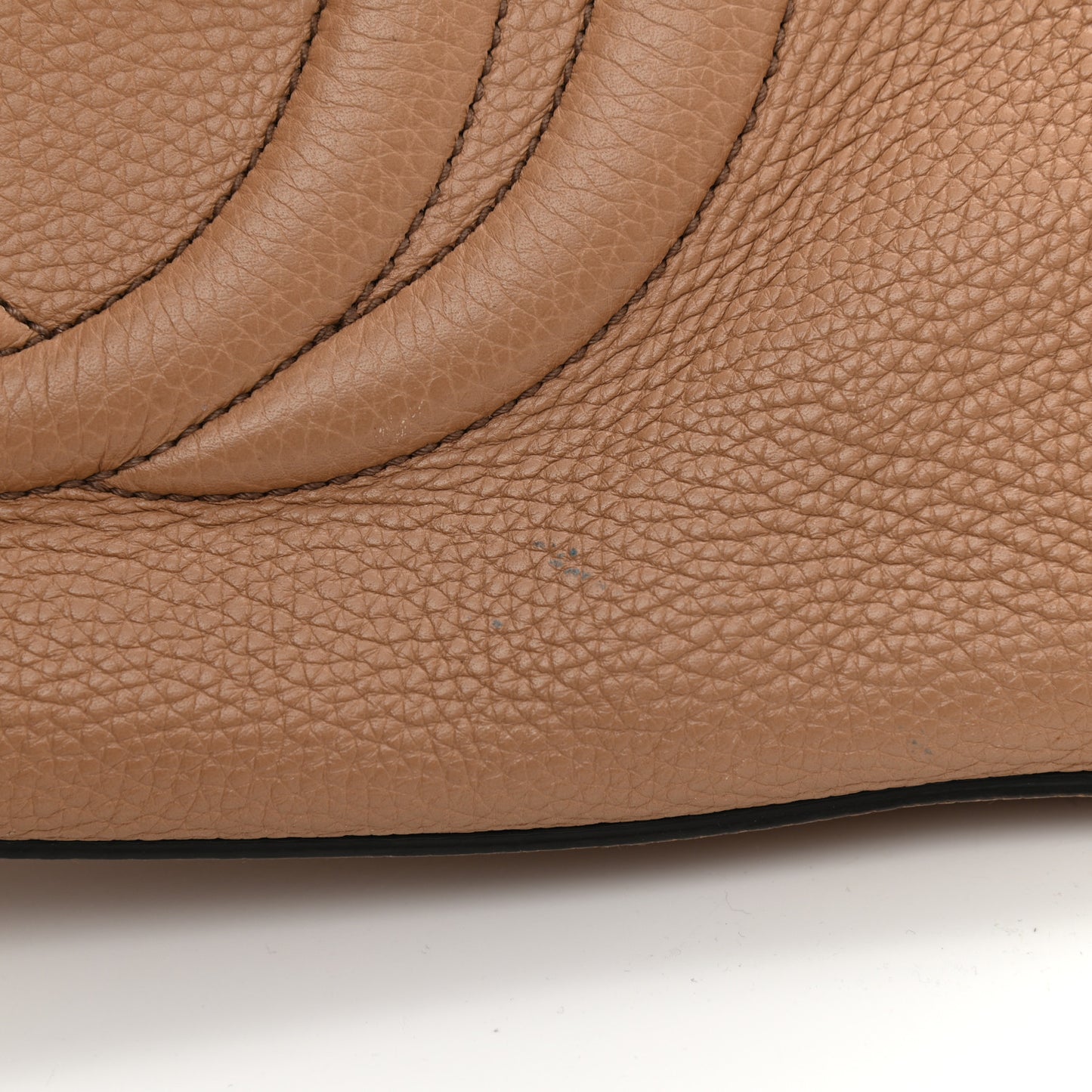 Pebbled Calfskin Large Soho Hobo Camelia