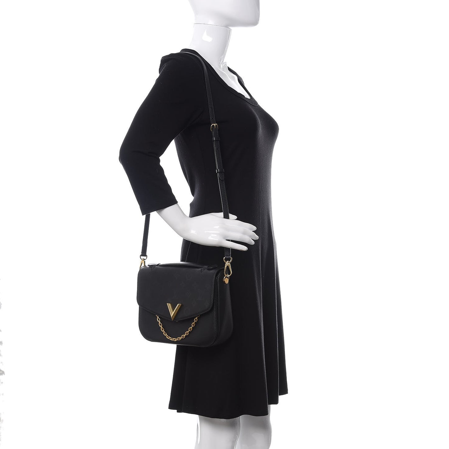 Calfskin Monogram Very Messenger Black