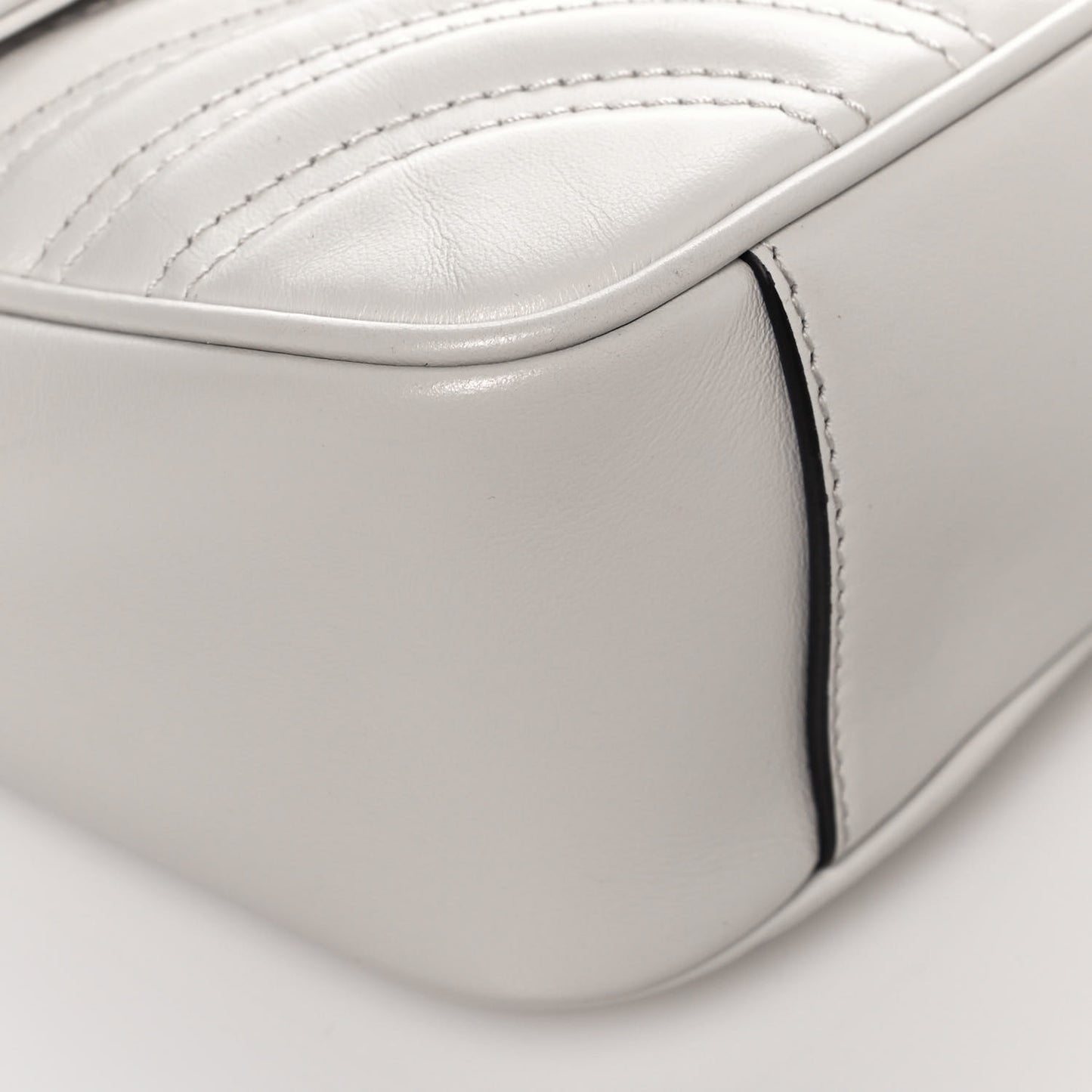Calfskin Matelasse Small GG Marmont Shoulder Bag White