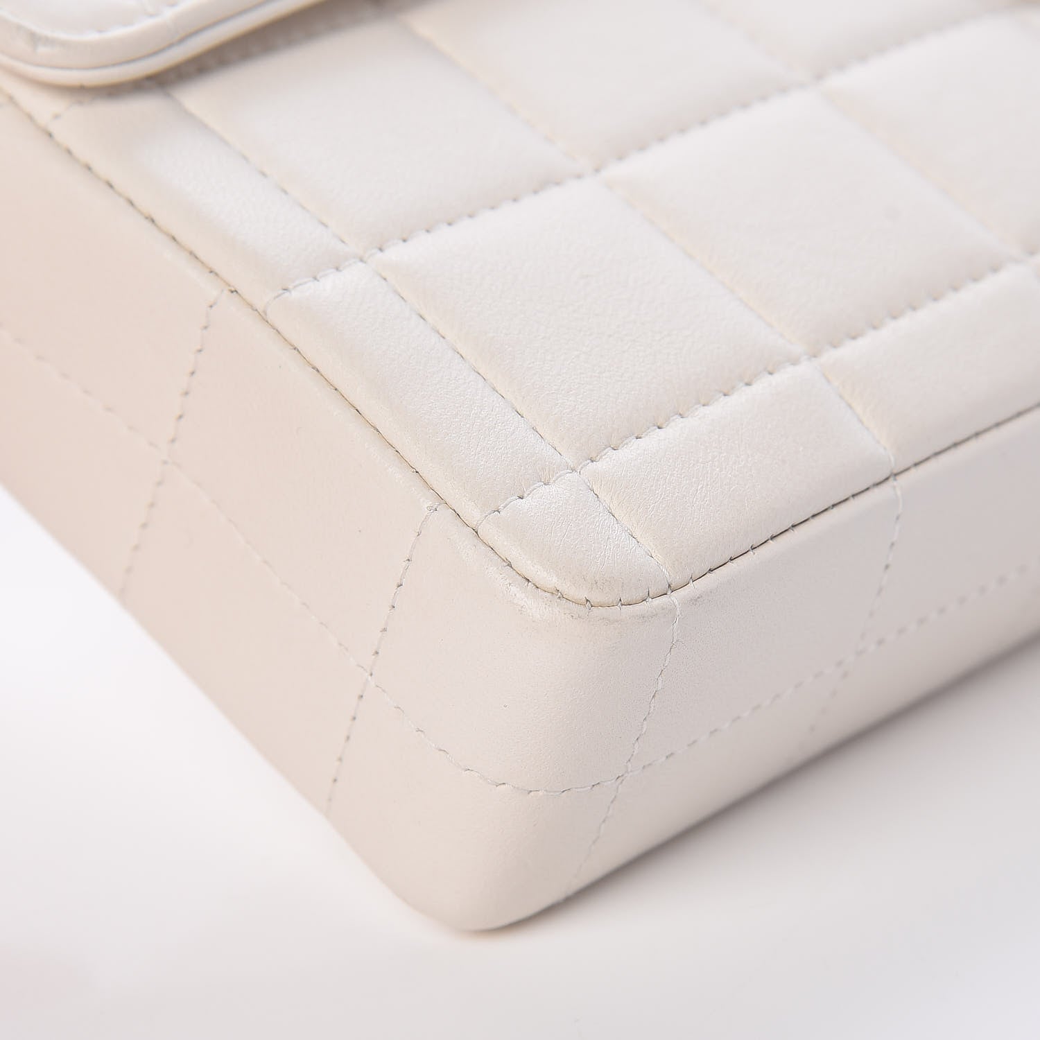 Chanel Lambskin East West Chocolate Bar Flap White 10 of 12