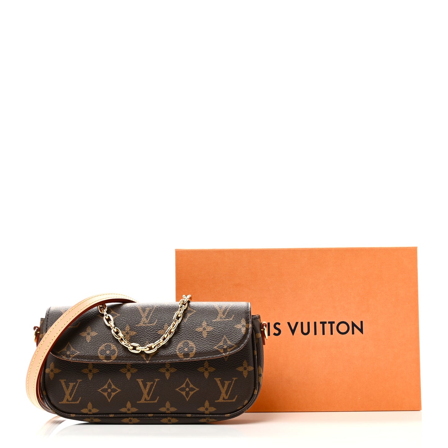 Monogram Ivy Wallet On Chain