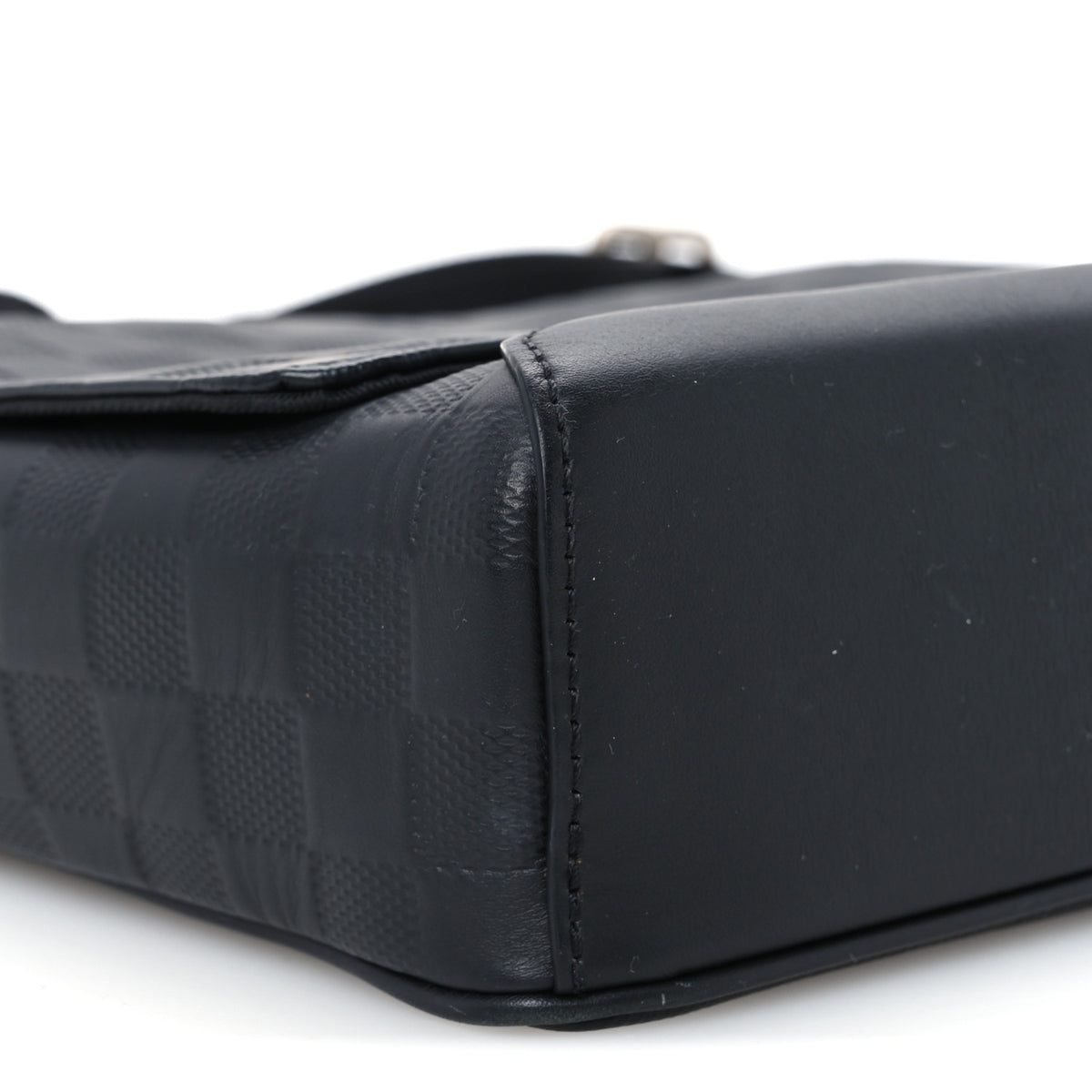 Louis Vuitton Damier Infini District PM Onyx 8 of 10