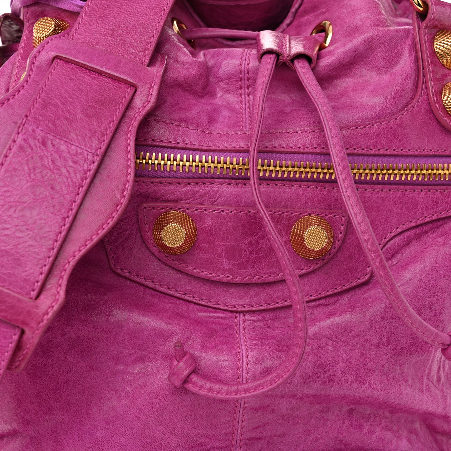 Agneau Giant 21 Gold Hardware Pompon Magenta