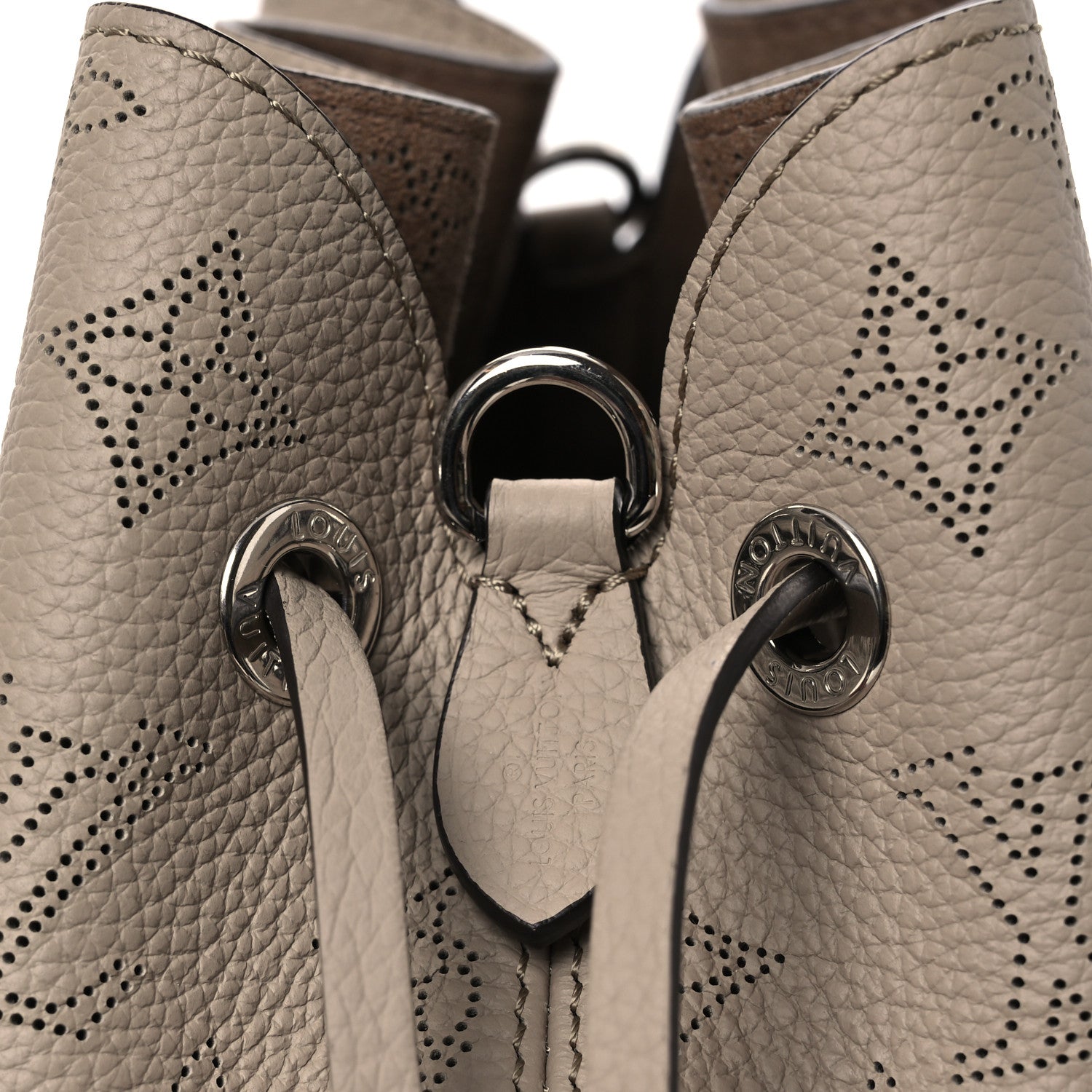Louis Vuitton Mahina Bella Galet 6 of 10