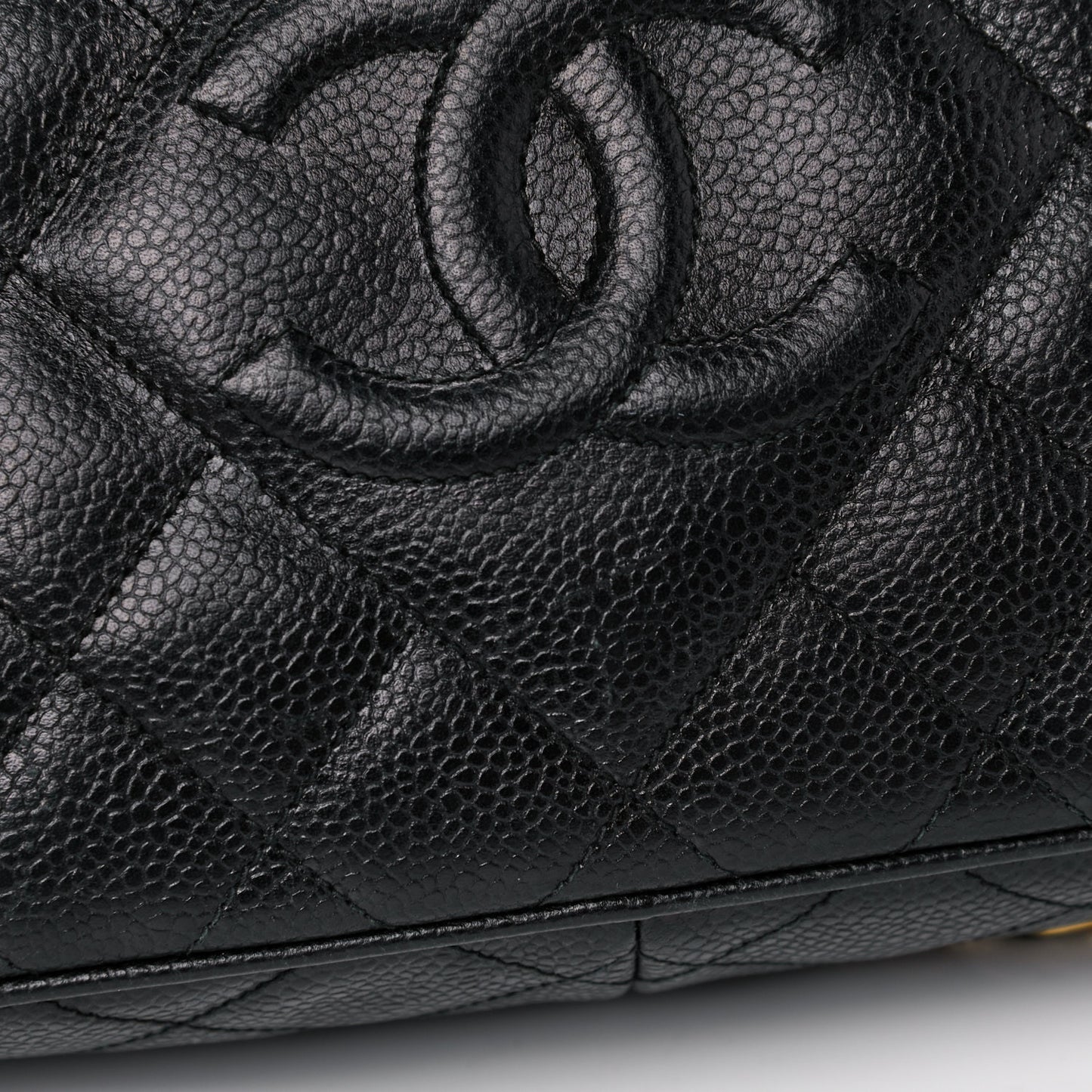 Caviar Quilted CC Camera Case Black